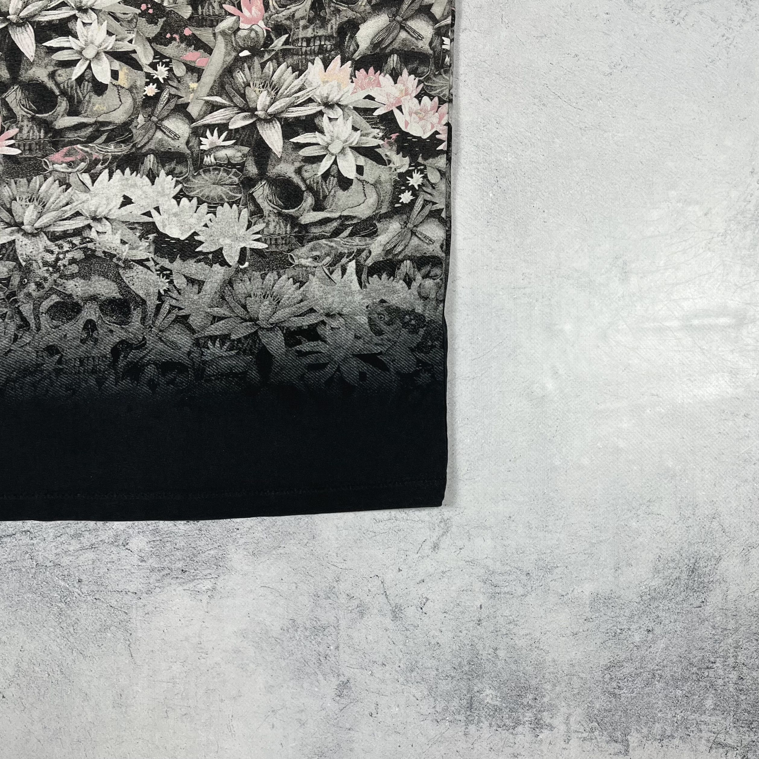 Allsaints Designer AllSaints All Over Print Pound Crew T Shirt Size US S / EU 44-46 / 1 - 14 Thumbnail