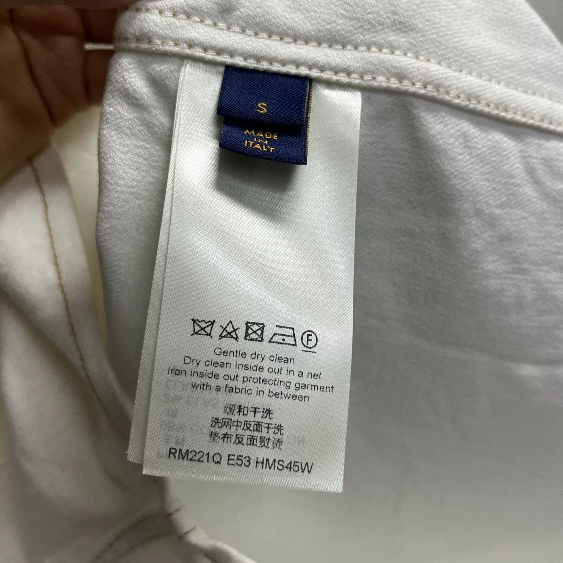 Louis Vuitton Louis Vuitton White Embossed Short-Sleeve Shirt Size US S / EU 44-46 / 1 - 3 Thumbnail