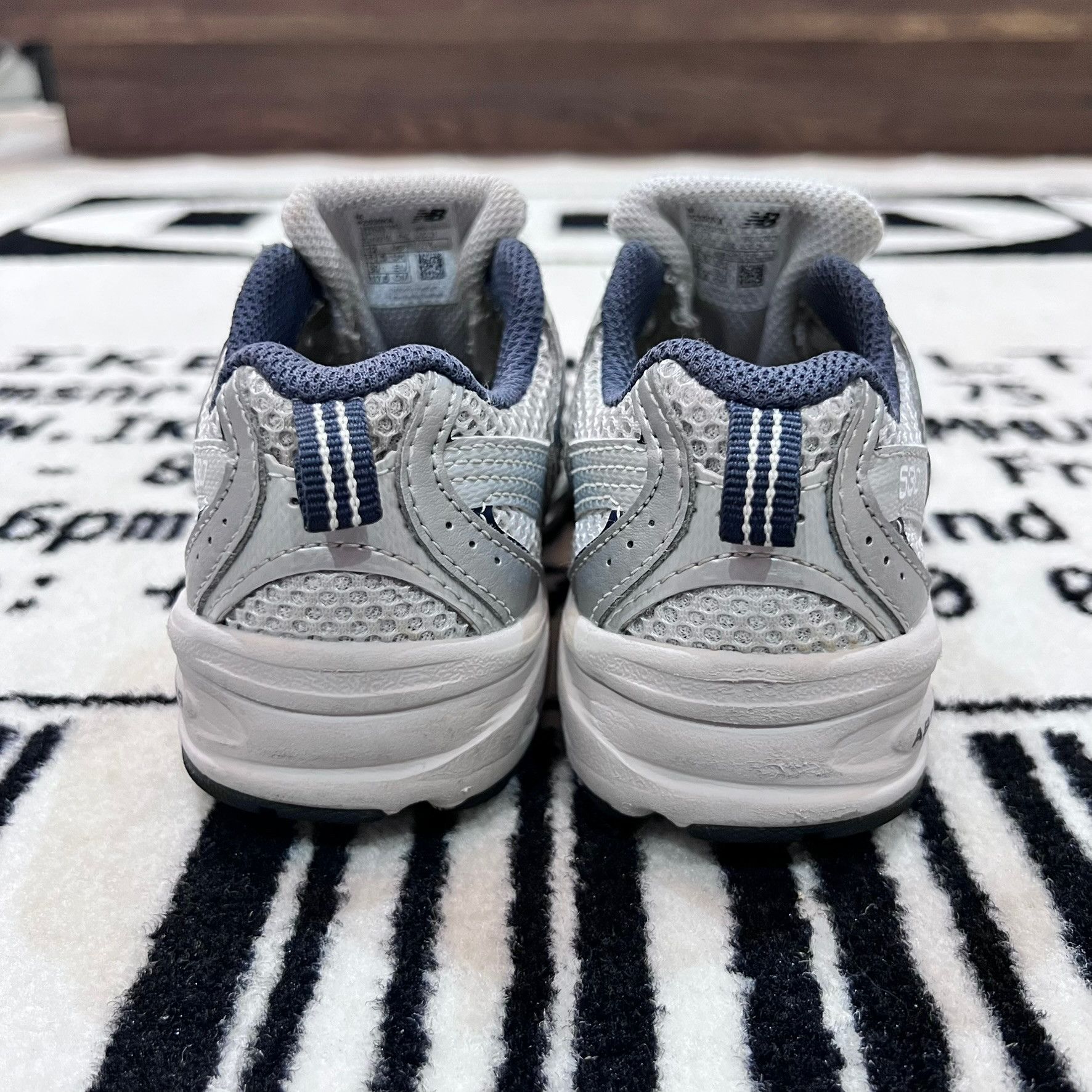 New Balance Throwback to the 90's Big Kids New Balance 530 Sneakers Size US 12 / EU 45 - 4 Thumbnail