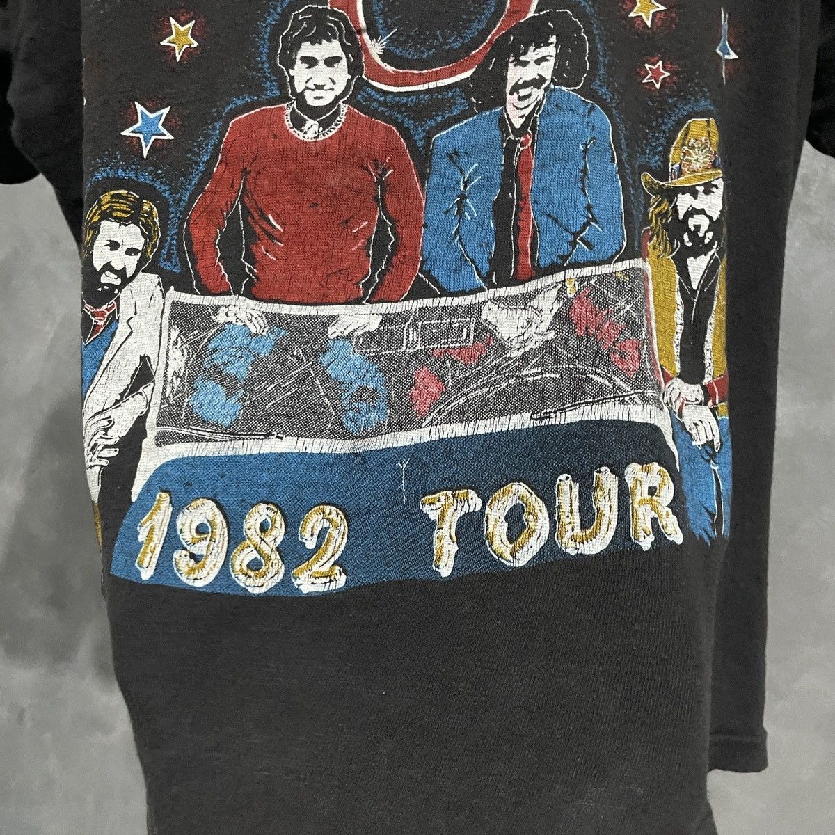 Band Tees Rare Vintage 80s Faded The Oak Ridge Boys Band T shirt Size US M / EU 48-50 / 2 - 4 Thumbnail
