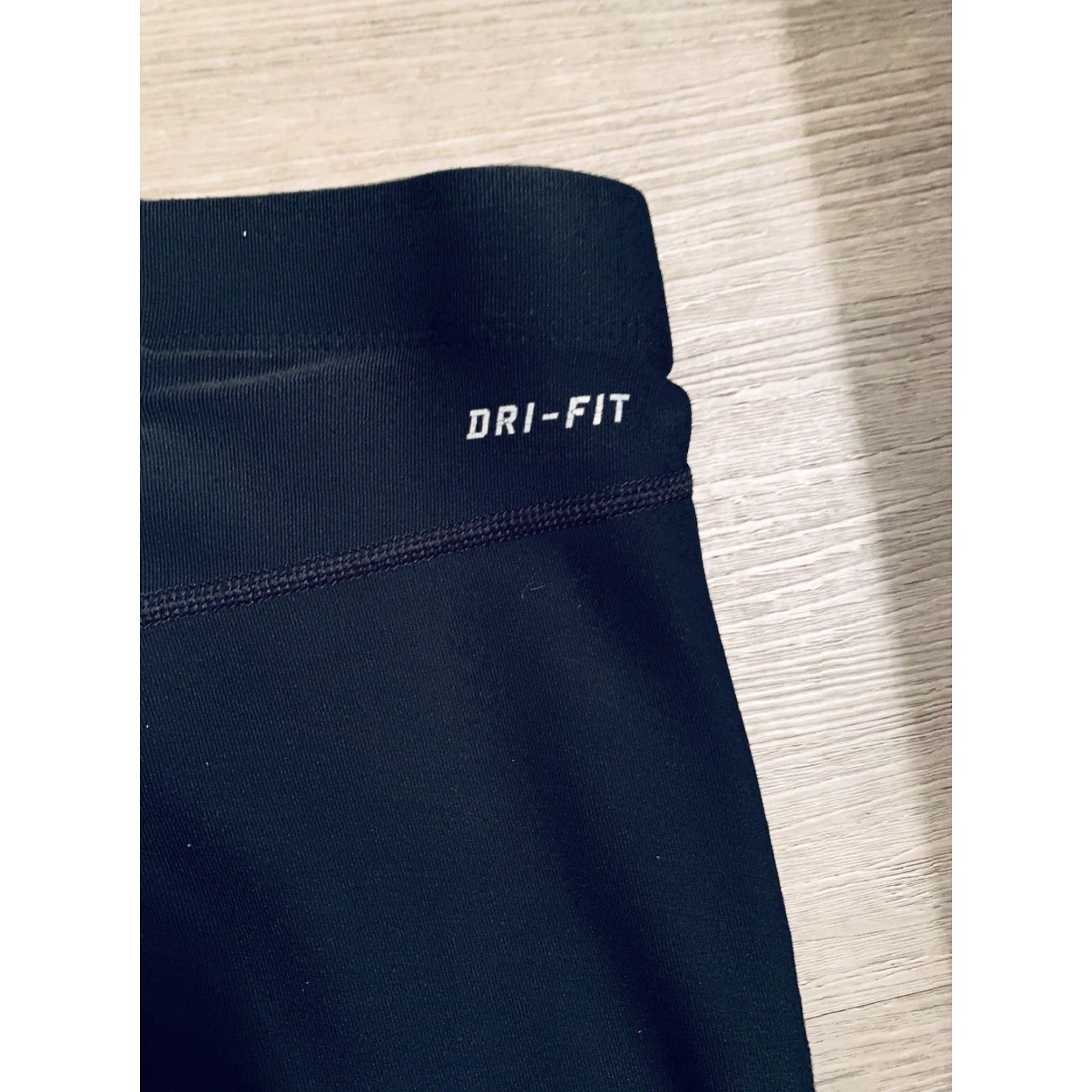 Nike Nike Run Women’s Dri-Fit Crop Leggings Black Pink Athletic Running Medium Size 32" / US 10 / IT 46 - 6 Thumbnail