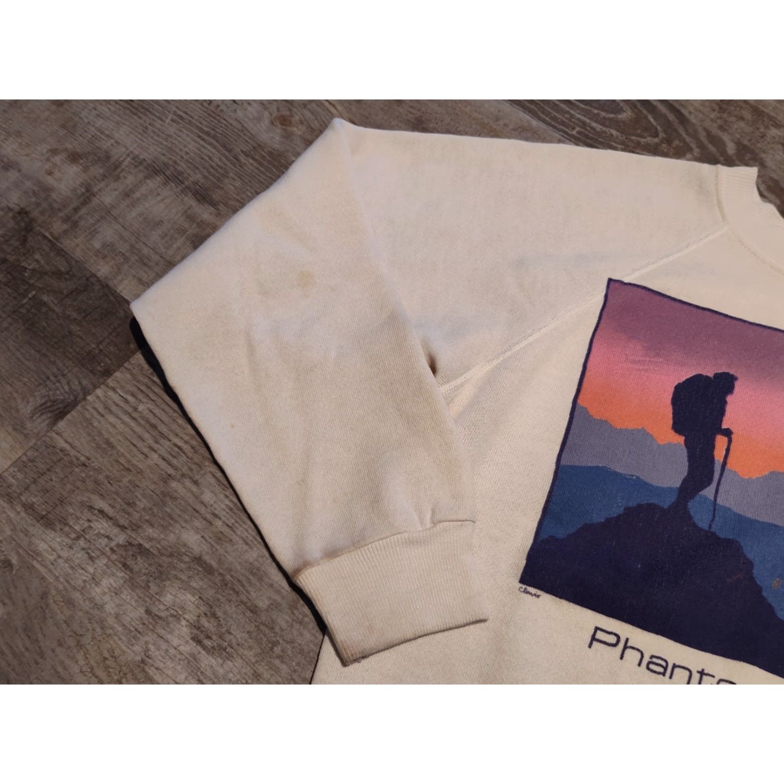 Hanes VINTAGE Hanes 80s Crewneck Sweatshirt Unisex Adults Small Fleece Ivory Outdoor Hiking Activewear Size S / US 4 / IT 40 - 7 Thumbnail