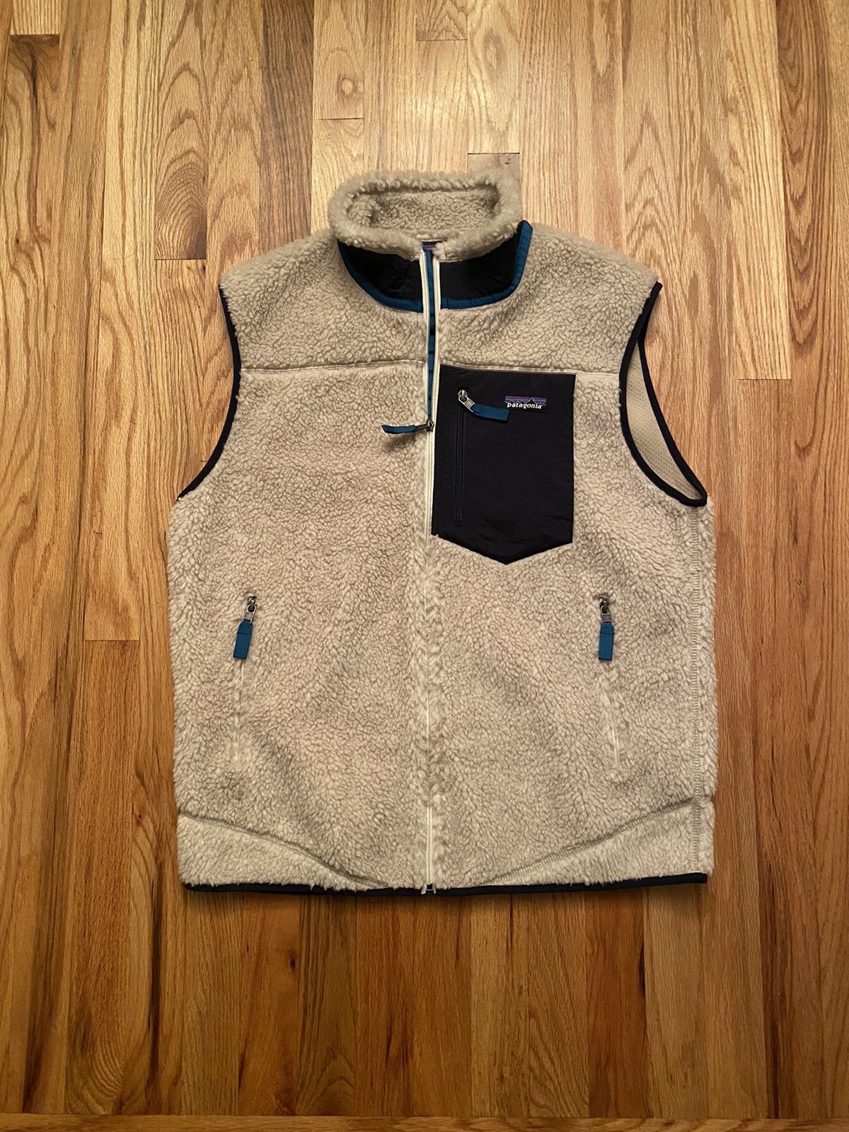 Patagonia Patagonia Men’s Classic RetroX Fleece Vest Natural Large