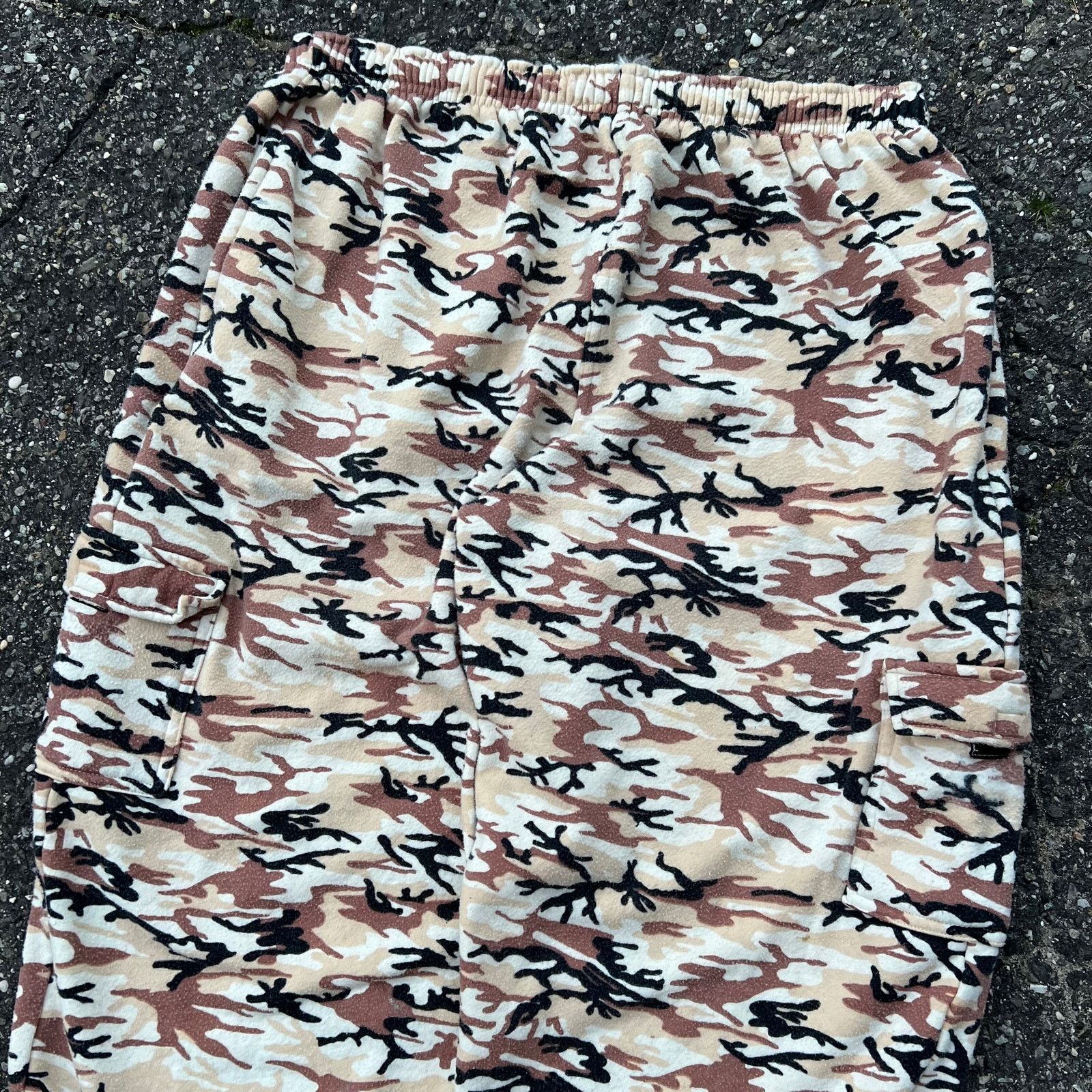Vintage Vintage Y2K desert camo baggy sweatpants Size US 35 - 2 Thumbnail