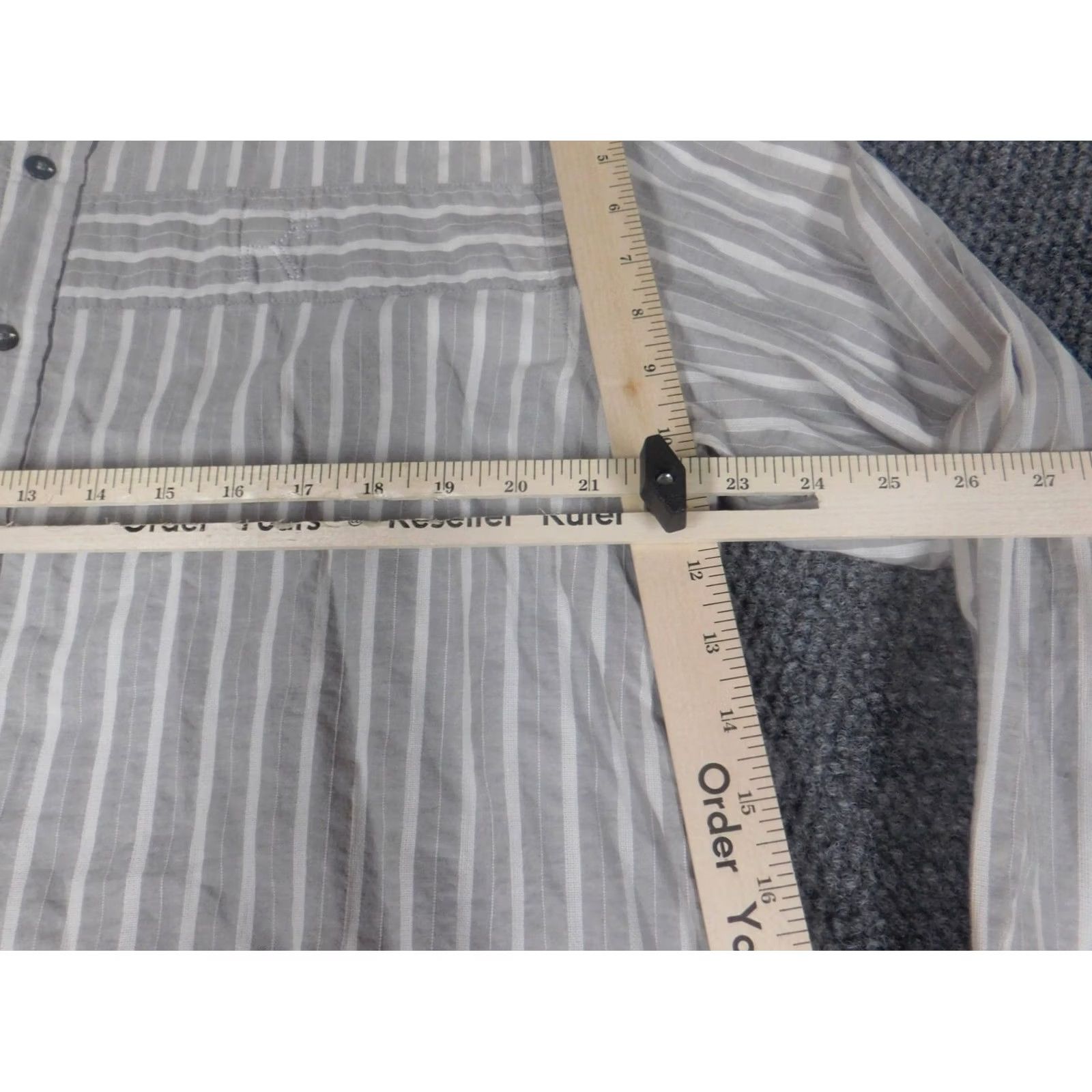 Rocawear Rocawear Mens Shirt XL Gray Striped Button-Down Collared Hip Hop Pockets Slim Button-Up Regular Size US XL / EU 56 / 4 - 5 Thumbnail