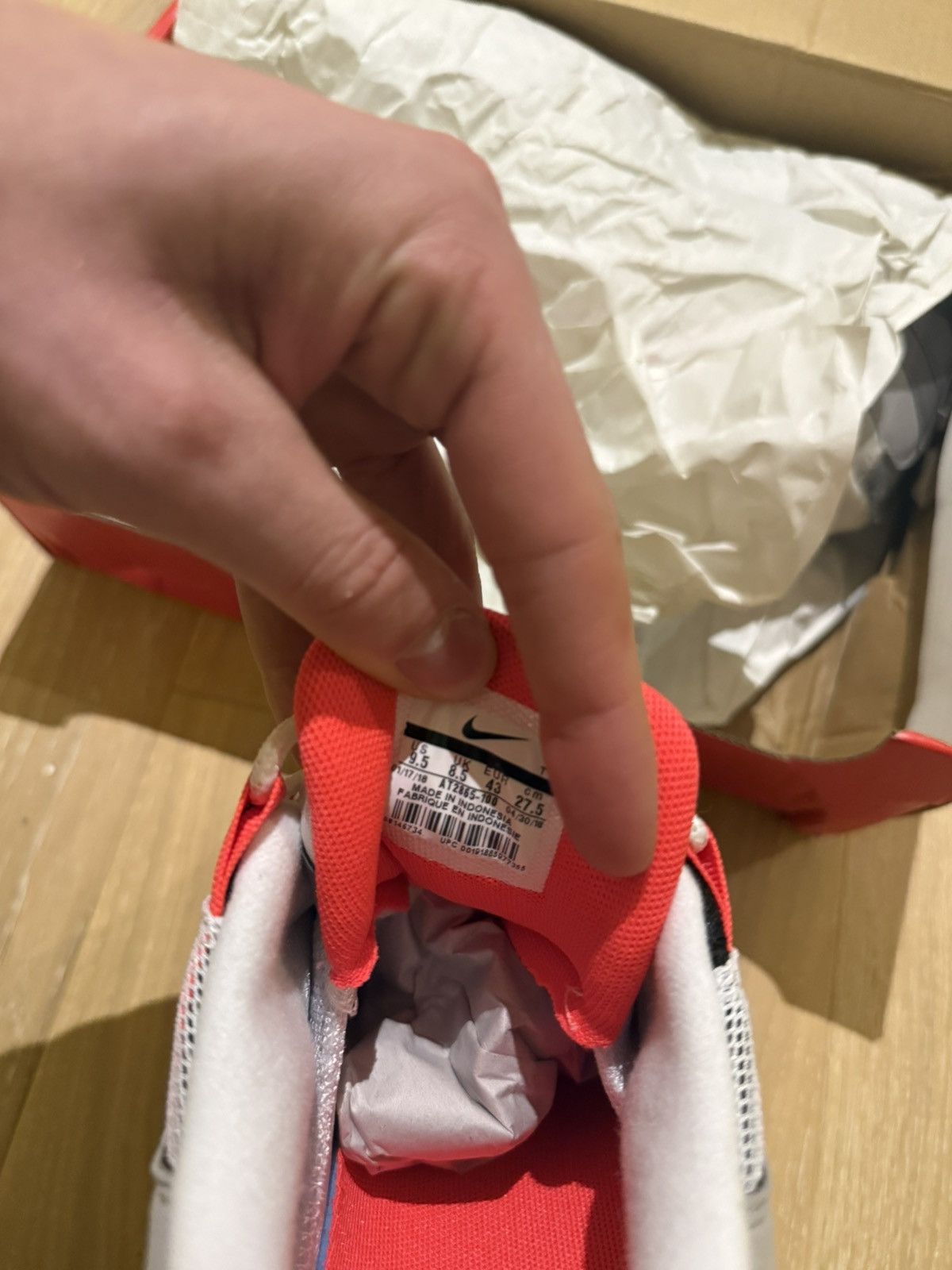 Nike Nike Air Max 95 Solar Red Size US 9 / EU 42 - 8 Thumbnail