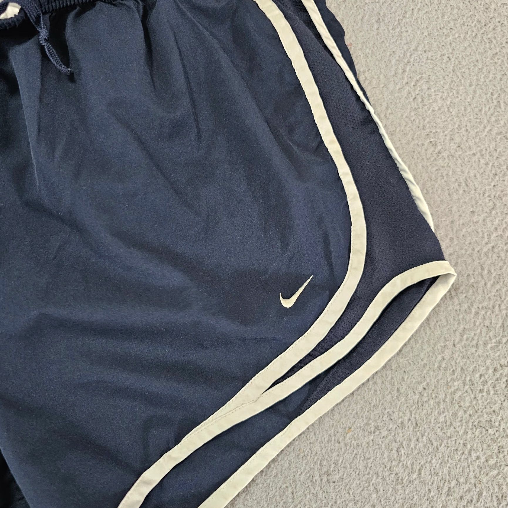 Nike Nike Shorts Womens Medium Navy Lined 3" Ins Stretch Running Gym Short Workout breathable moisture-wicking quick dry casual activewear Size 32" / US 10 / IT 46 - 2 Thumbnail