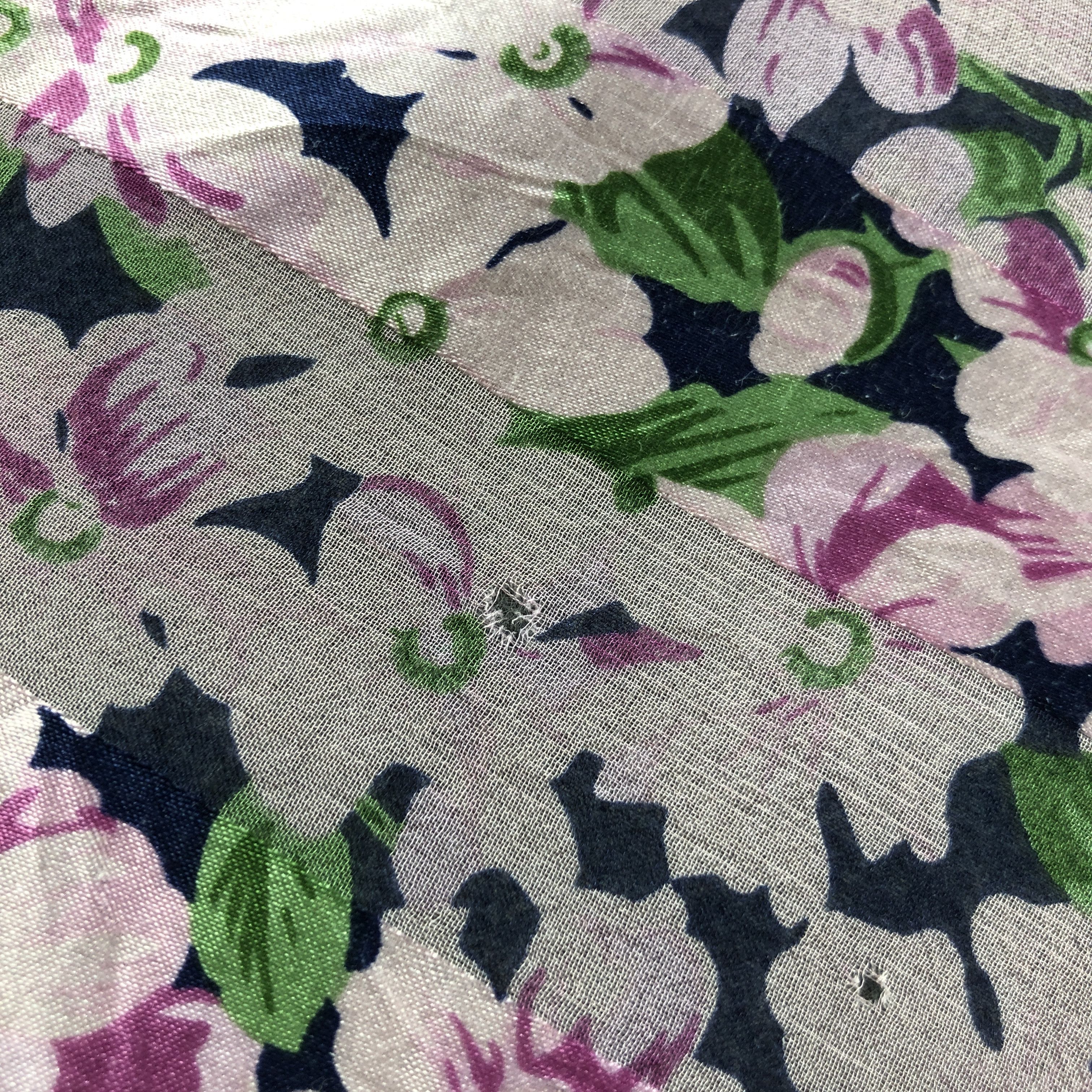 Yves Saint Laurent Yves Saint Laurent Floral Silk Scarf M1266 Size ONE SIZE - 14 Thumbnail