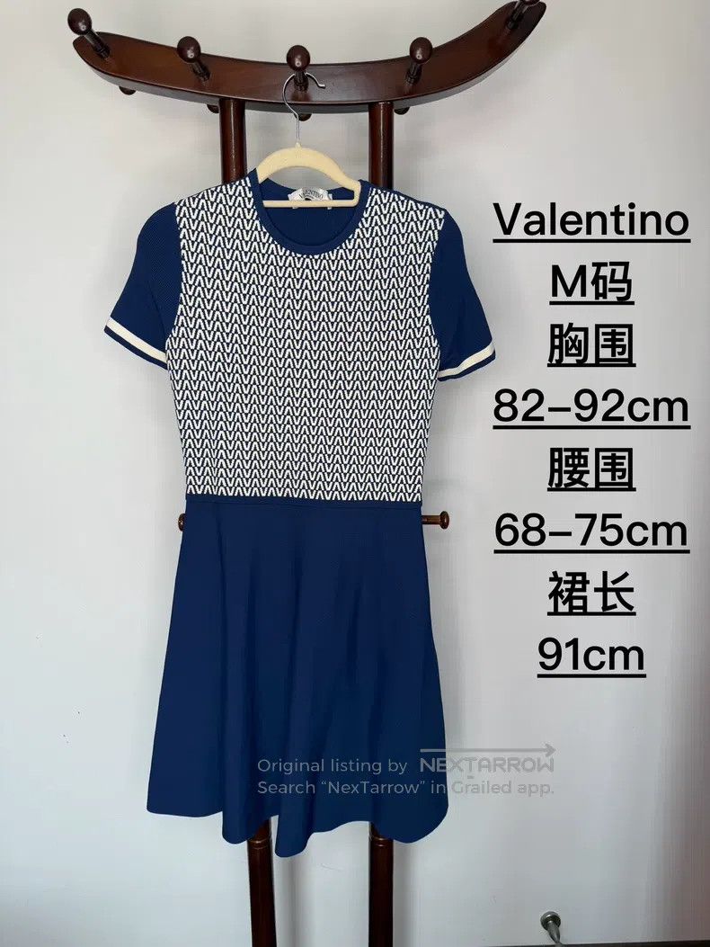 Valentino Valentino dress Size M / US 6-8 / IT 42-44 - 4 Thumbnail