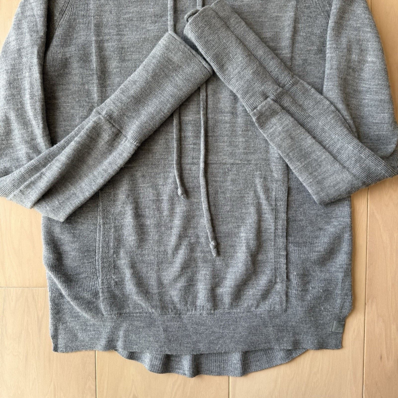 Lululemon Lululemon Merino Wool Hoodie Womens 4 Gray Hooded Pullover Size S / US 4 / IT 40 - 5 Thumbnail