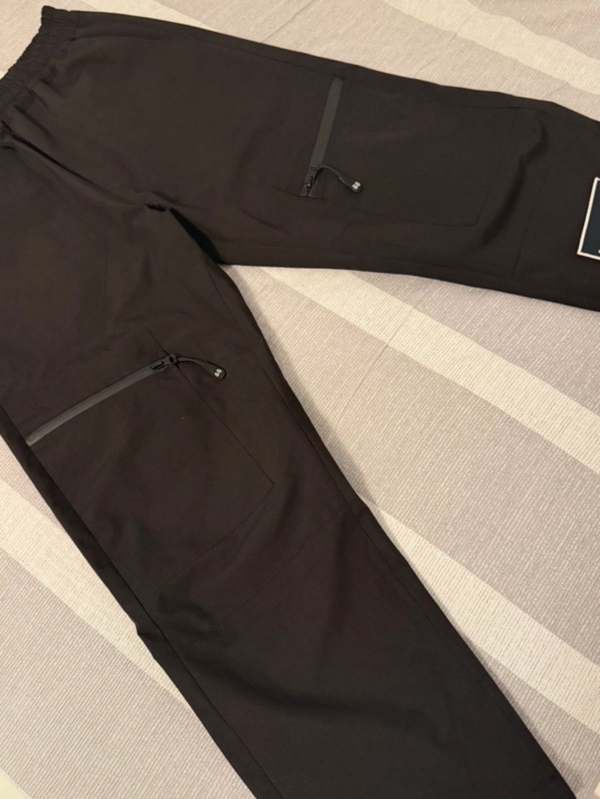 44 LABEL GROUP 44 Label Group Cargo Pants Poly Techno Black (46) Size US 44 / EU 60 - 3 Thumbnail