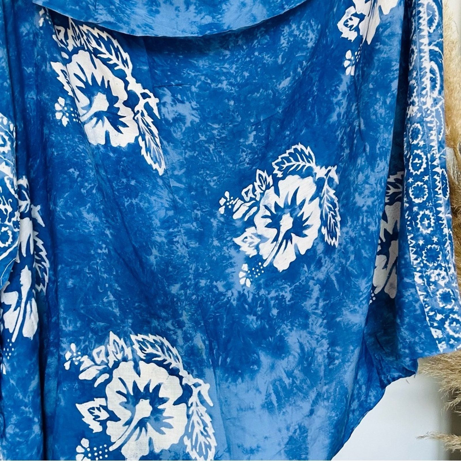 Vintage VINTAGE Blue White Floral Tropical Fringe Soft Scarf Wrap Size ONE SIZE - 7 Thumbnail