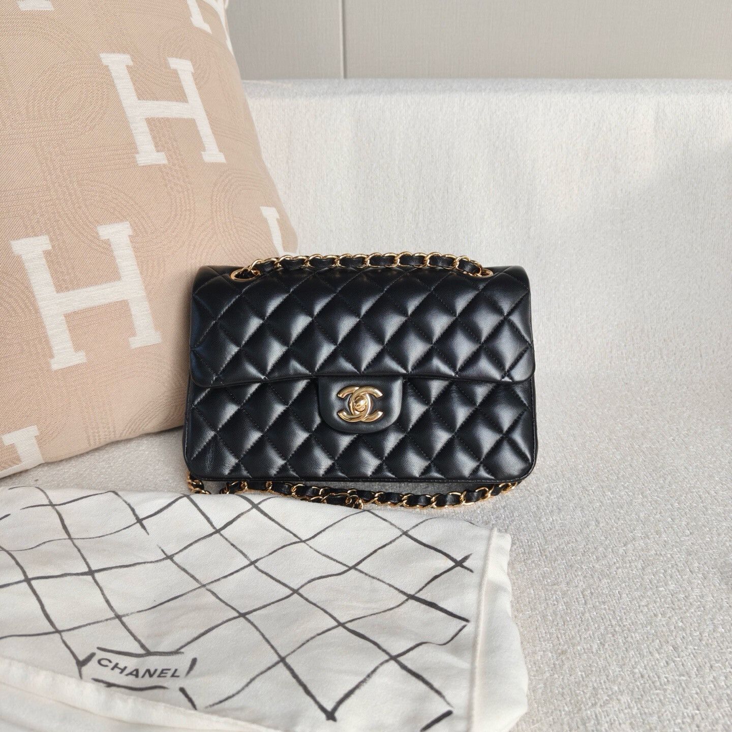 Chanel Pre-loved Bag Very good condition Size ONE SIZE - 1 Thumbnail