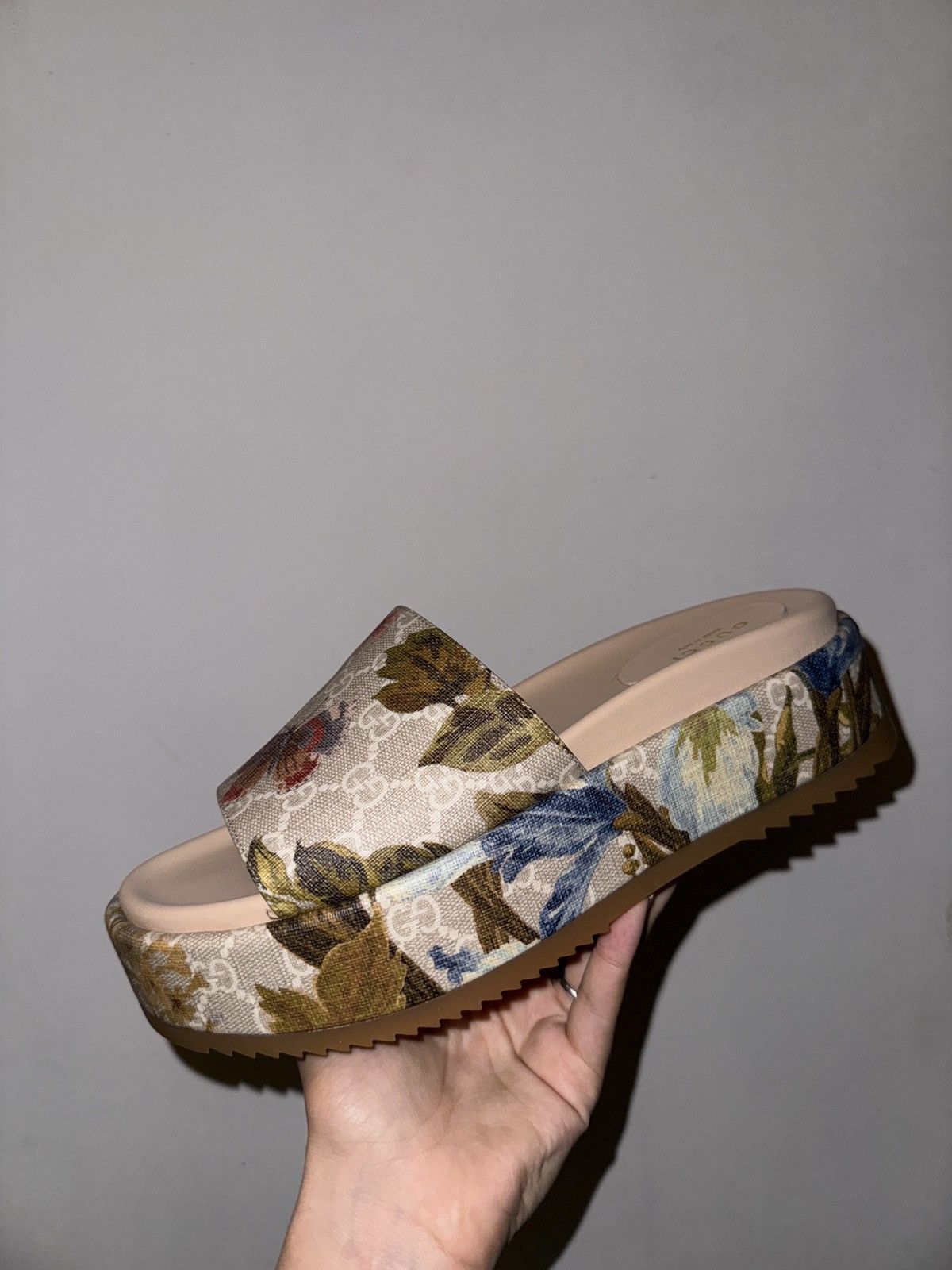 Gucci Gucci Scandal Flower Size US 8.5 / IT 38.5 - 2 Thumbnail