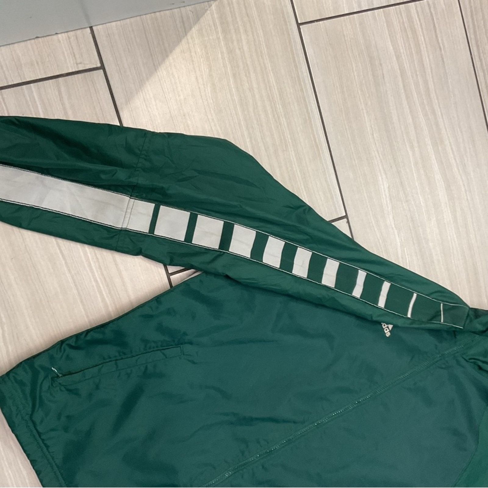 Adidas Vintage Adidas Green Windbreaker Jacket Size US L / EU 52-54 / 3 - 6 Thumbnail