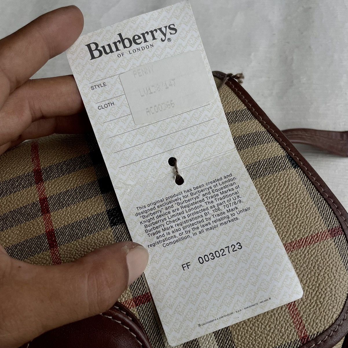 Burberry × Leather × Vintage 🔥 Vintage Burberry Nova Check Hayamarket Crossbody Size ONE SIZE - 15 Thumbnail