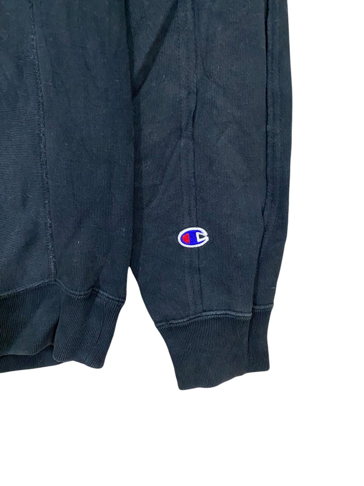 Champion × Vintage Vintage champion reverse weave center logo size L Size US L / EU 52-54 / 3 - 4 Thumbnail