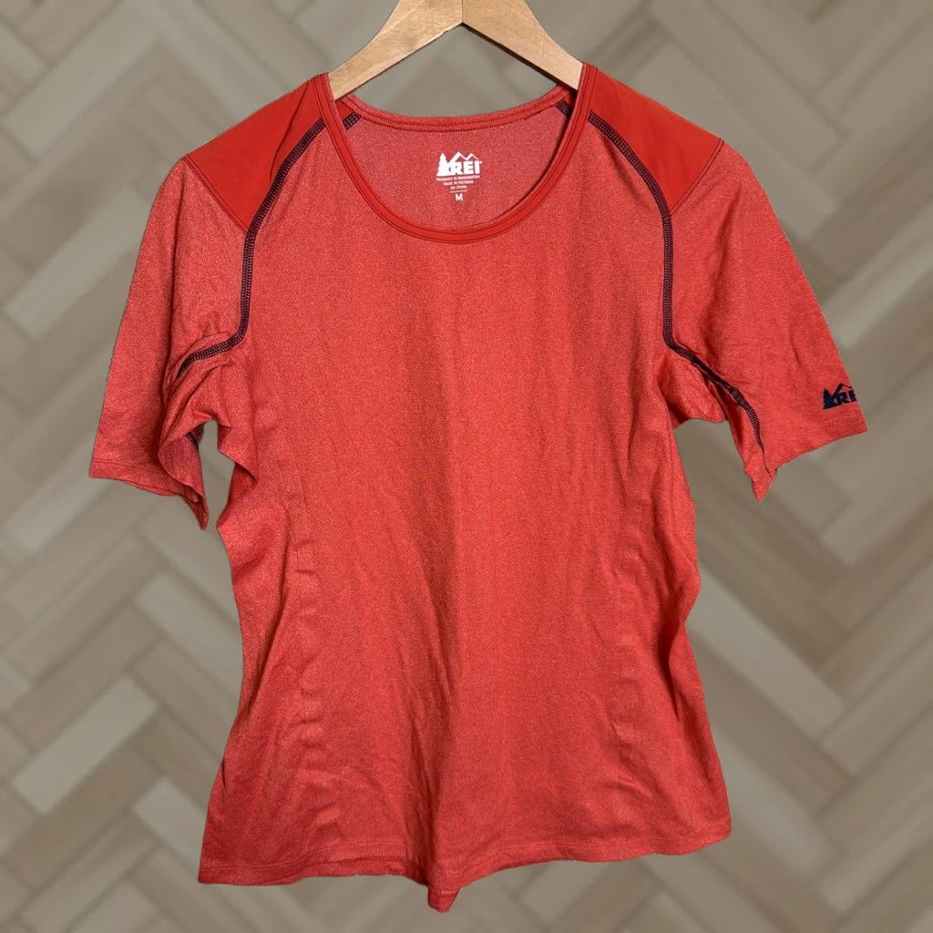 Vintage REI Red T-Shirt Women’s Medium Hiking Outdoors Size M / US 6-8 / IT 42-44 - 1 Thumbnail