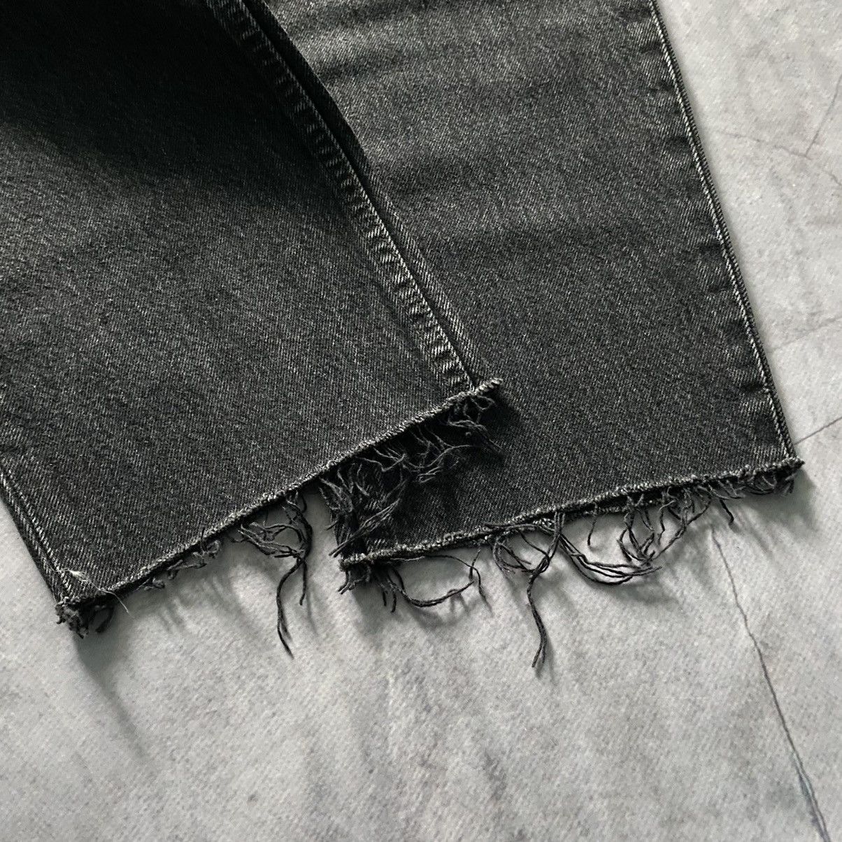 Beauty Beast × Jean × Levi's Vintage Levi’s 901 Distressed Faded Made in France Jeans Size US 31 - 5 Thumbnail