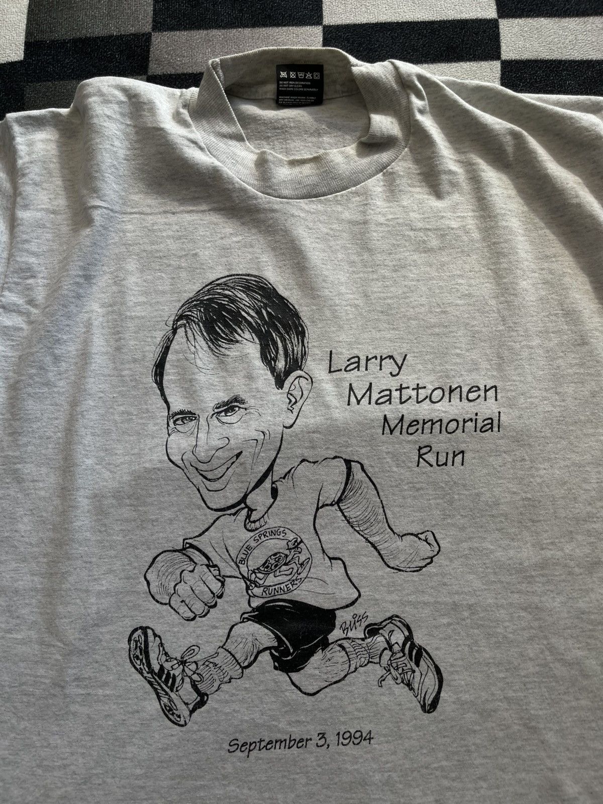 Vintage VTG 1994 Blue Springs Runners Larry Mattonen Caricature Tee Size US L / EU 52-54 / 3 - 2 Thumbnail