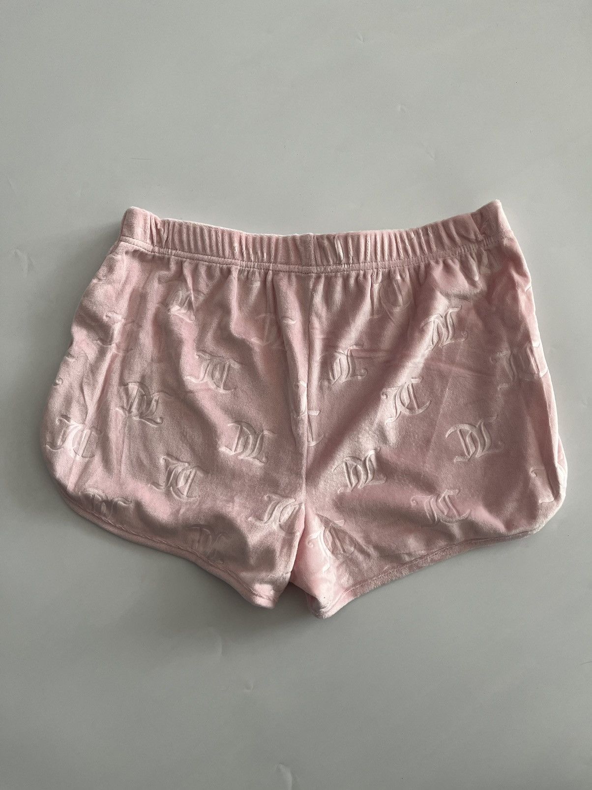 Juicy Couture Brand new Juicy Couture velvet shorts Size 27" / US 4 / IT 40 - 5 Thumbnail