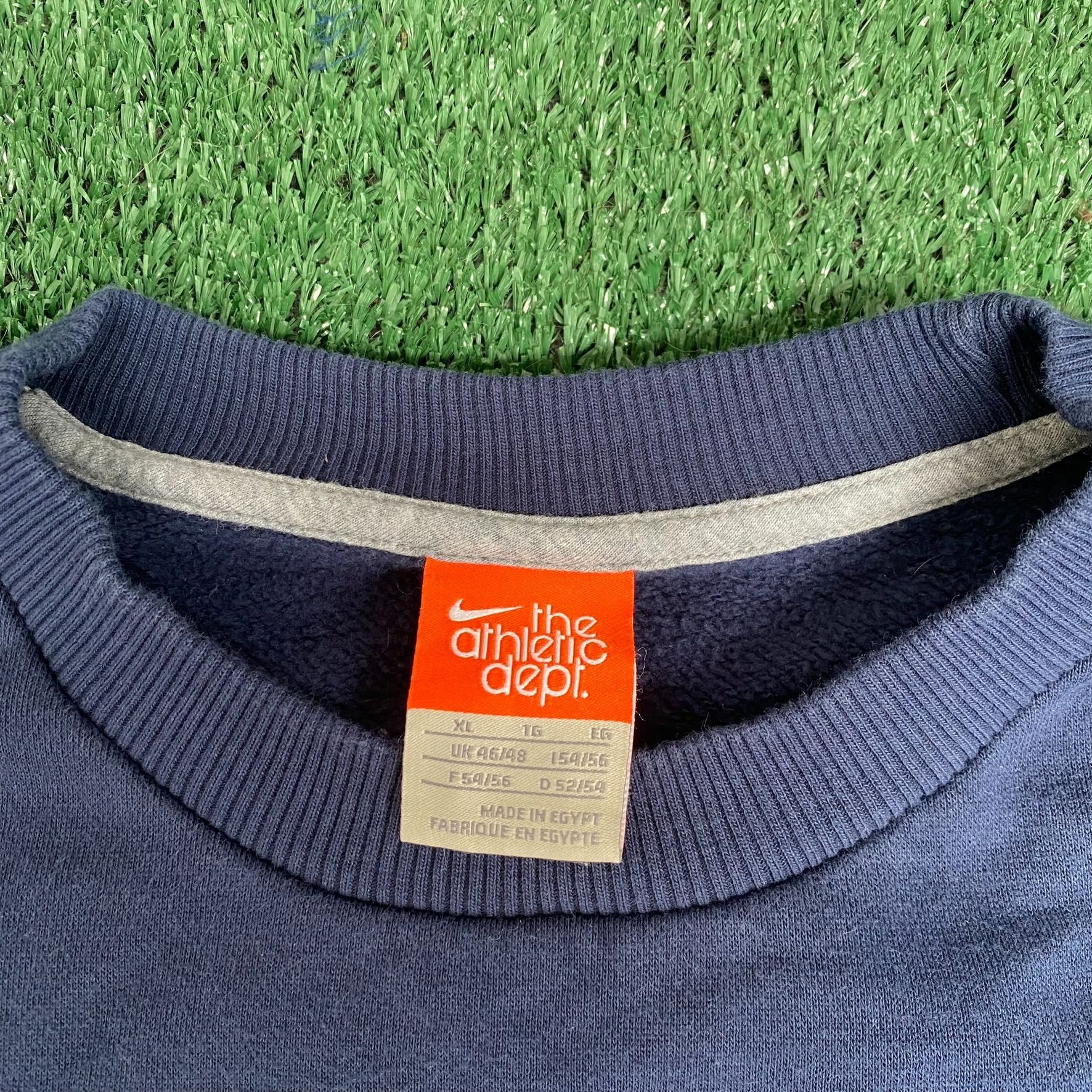 Nike Vintage Y2K Nike Logo Sweatshirt Navy Blue Swoosh Crewneck Size US XL / EU 56 / 4 - 4 Thumbnail