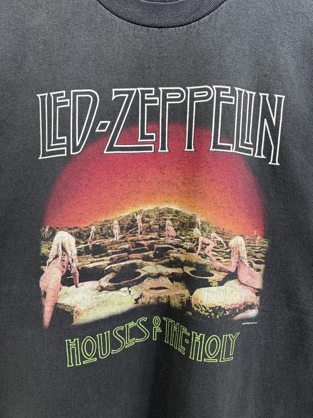 Led Zeppelin Vintage 2003 Led Zeppelin Houses of the Holy tshirt Size US XL / EU 56 / 4 - 3 Thumbnail