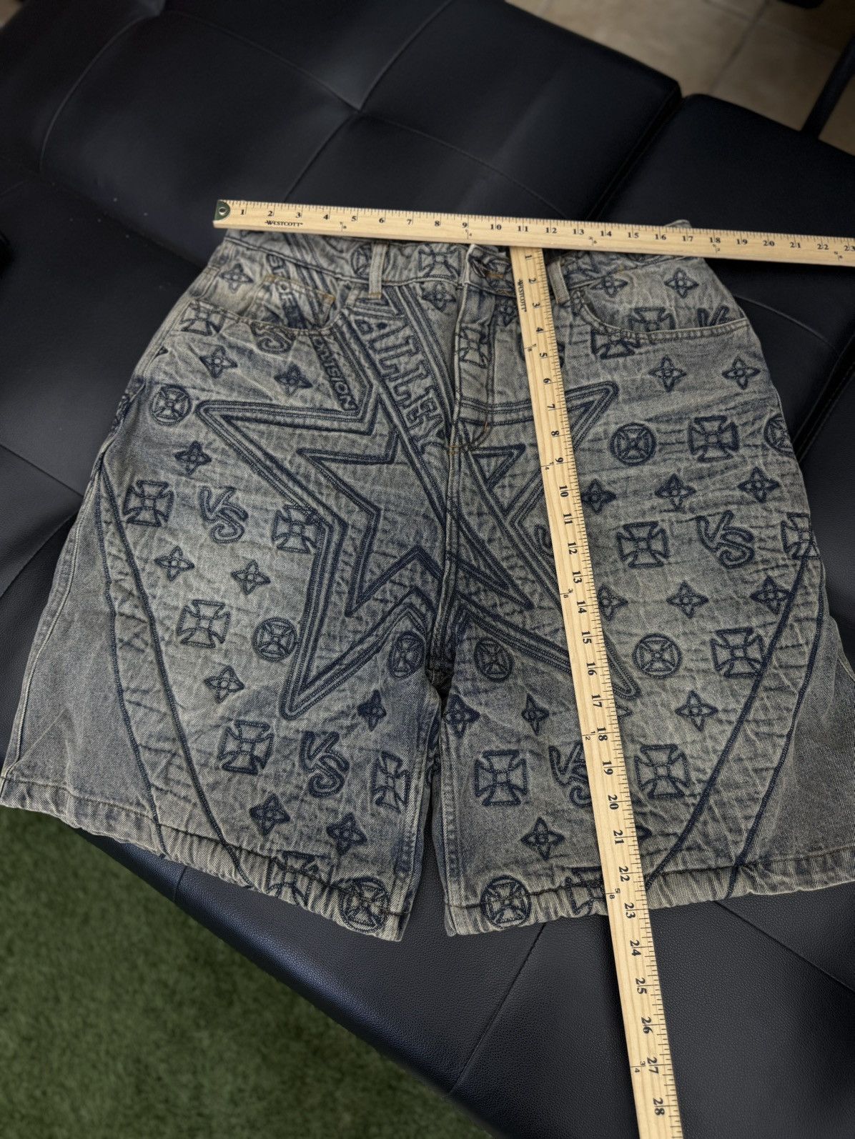 Vale Vale Valley Denim Embroidery Shorts Size 34 (NEW) Size US 34 / EU 50 - 10 Thumbnail