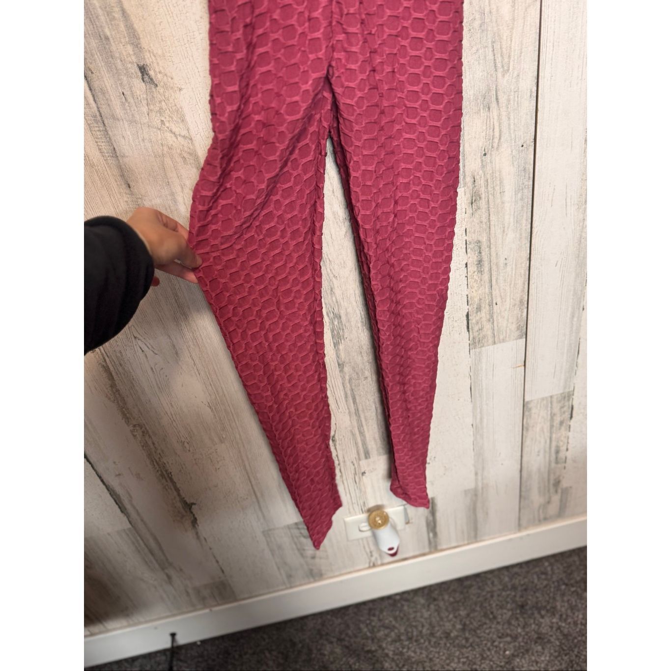 Other Rose Textured Honeycomb Jumpsuit S/M Size 28" / US 6 / IT 42 - 3 Thumbnail
