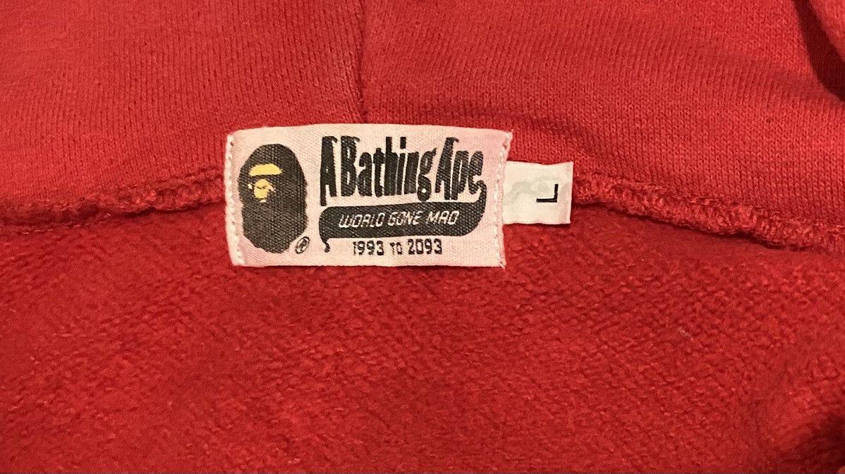 Bape Bape Shark Fullzip Hoodie Red glow in the dark Size US L / EU 52-54 / 3 - 10 Thumbnail