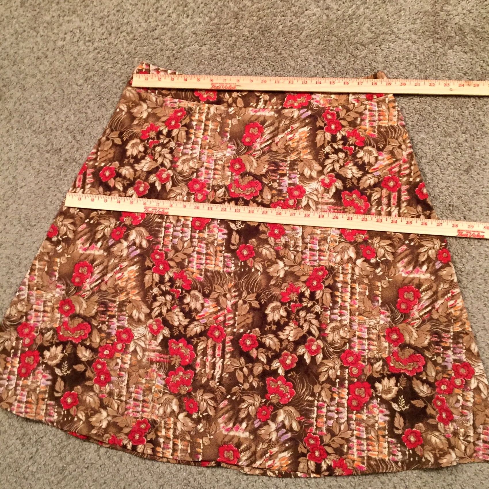 Vintage Sag Harbor Skirt Size 18 Beige Red Floral Midi Unlined Lightweight A-Line Shirt? Size 40" / US 18 - 2 Thumbnail