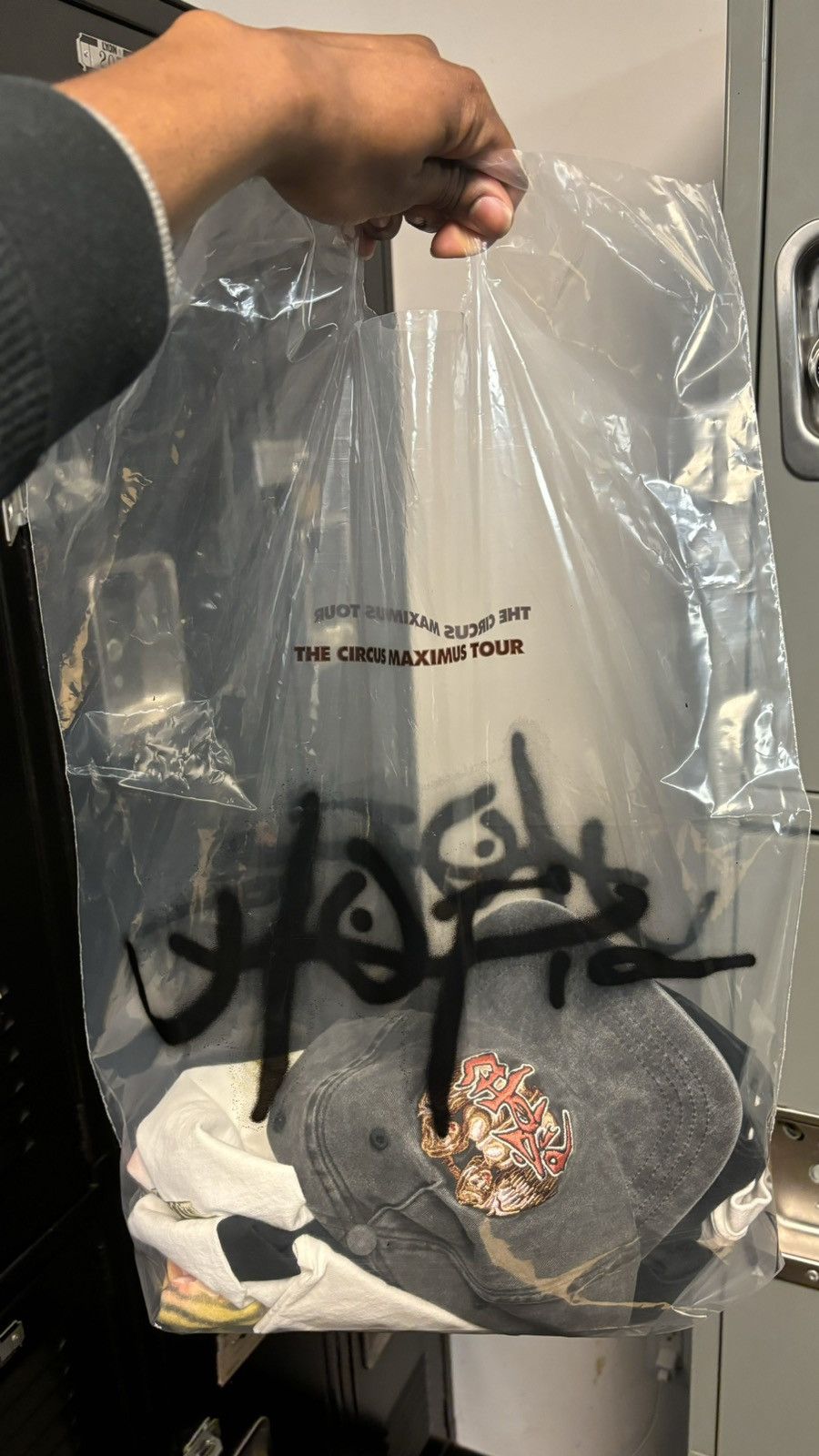 Travis Scott “CIRCUS MAXIMUS” Tour Merch - ‘SKITZO’ Shirt (L) Size US L / EU 52-54 / 3 - 4 Thumbnail