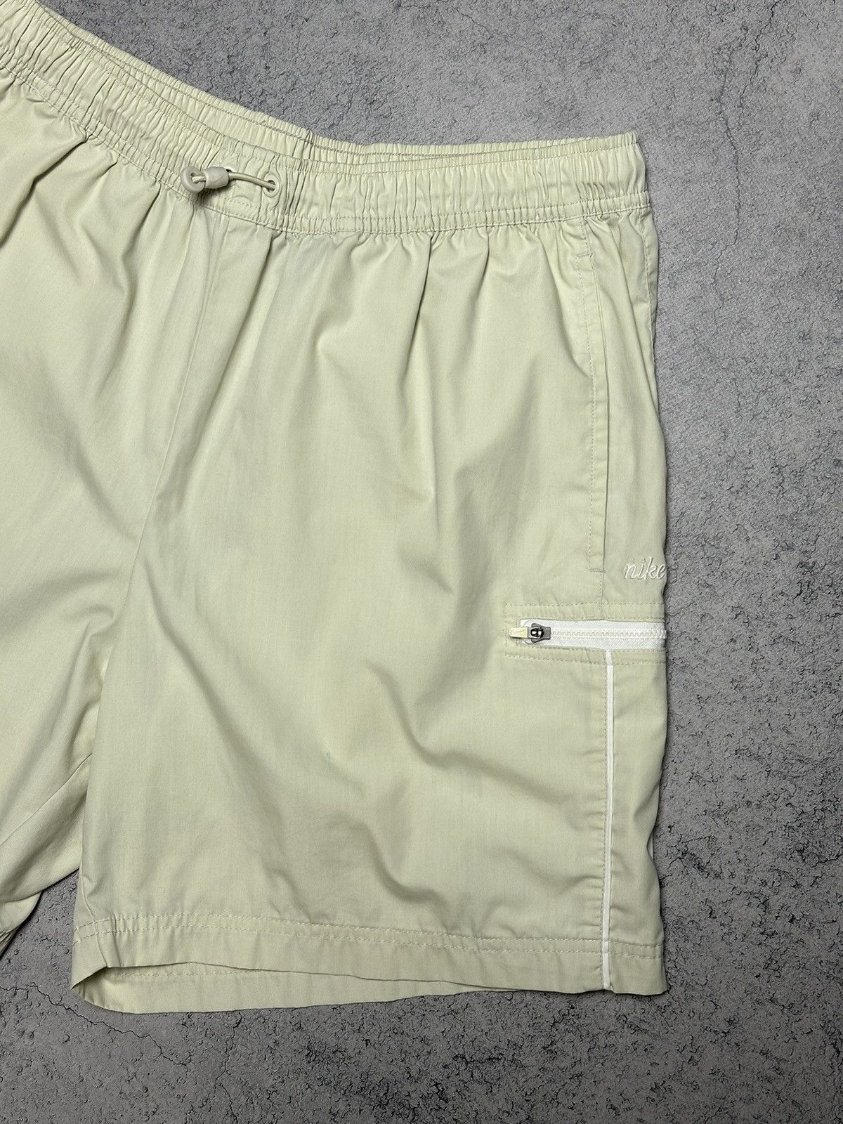 Vintage Vintage Nike Swoosh Logo Shorts Size L Y2k Size US 32 / EU 48 - 3 Thumbnail