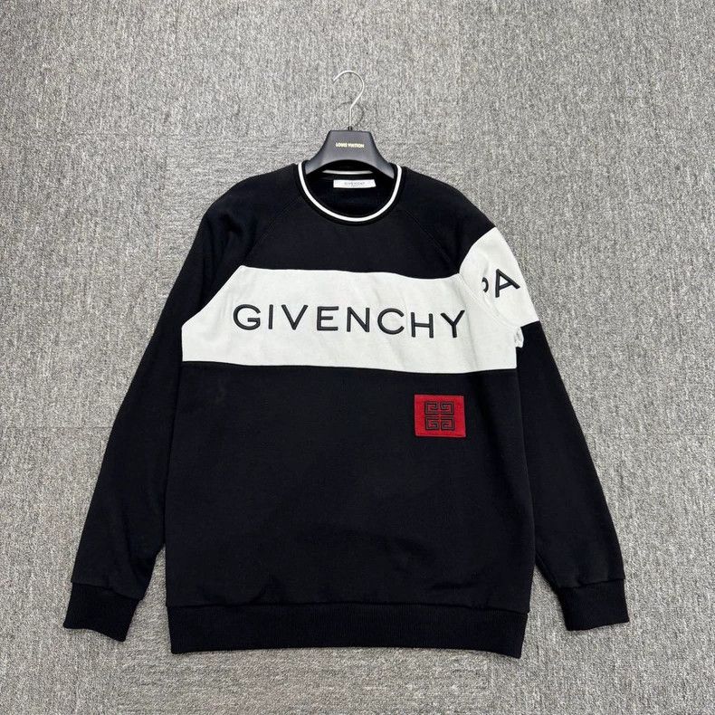 Givenchy Givenchy Embroidered Letter Short Sleeve Size US S / EU 44-46 / 1 - 1 Thumbnail
