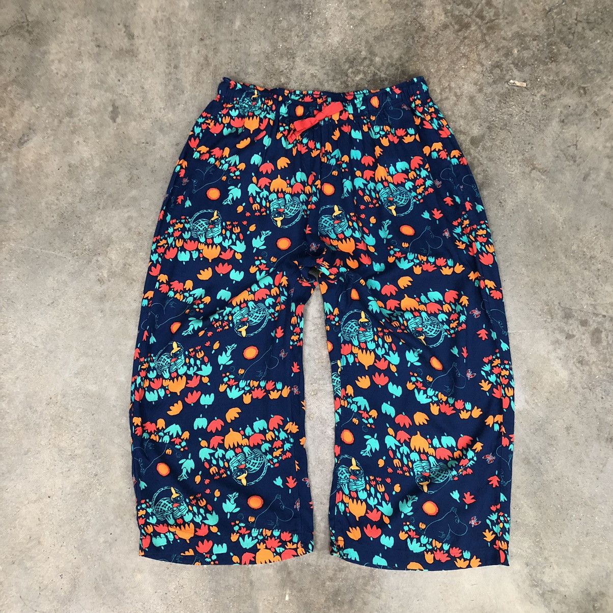 Cartoon Network × Japanese Brand × Uniqlo Uniqlo x Moomin Relaco3/4 Unisex Pants Size US 27 - 1 Thumbnail