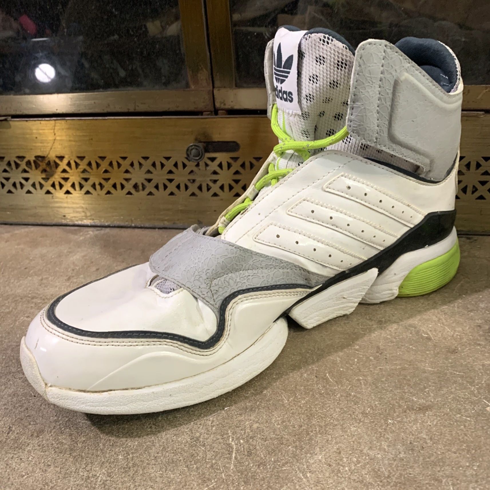 Adidas VINTAGE Adidas Mega Torsion XTH High Top Basketball Sneakers Mens Size 11.5 Volt Gray Size US L / EU 52-54 / 3 - 6 Thumbnail