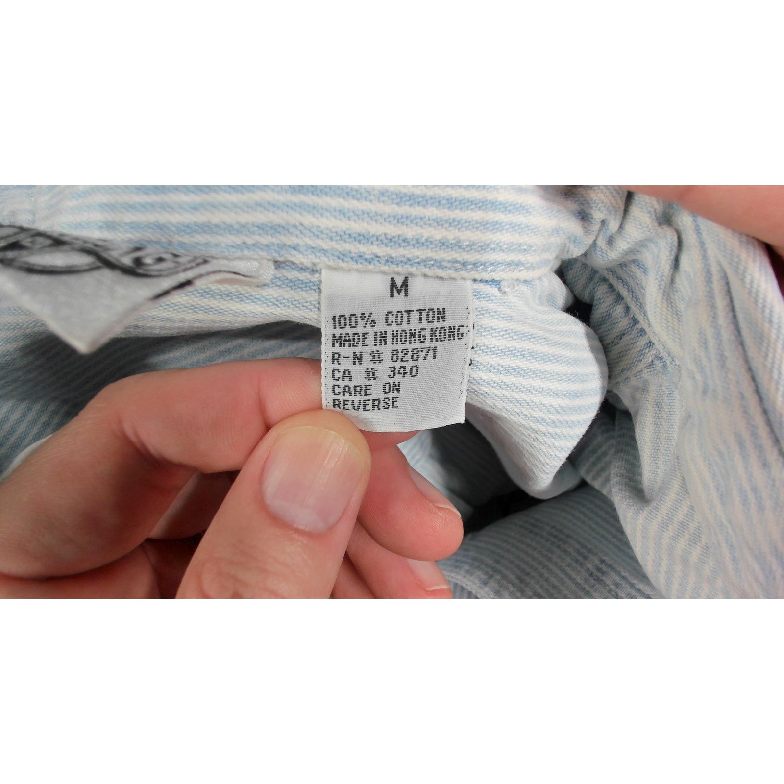 Acme Clothing Acme Clothing / Vintage 1993 Looney Tunes Boxy Denim Shirt Size US M / EU 48-50 / 2 - 9 Thumbnail