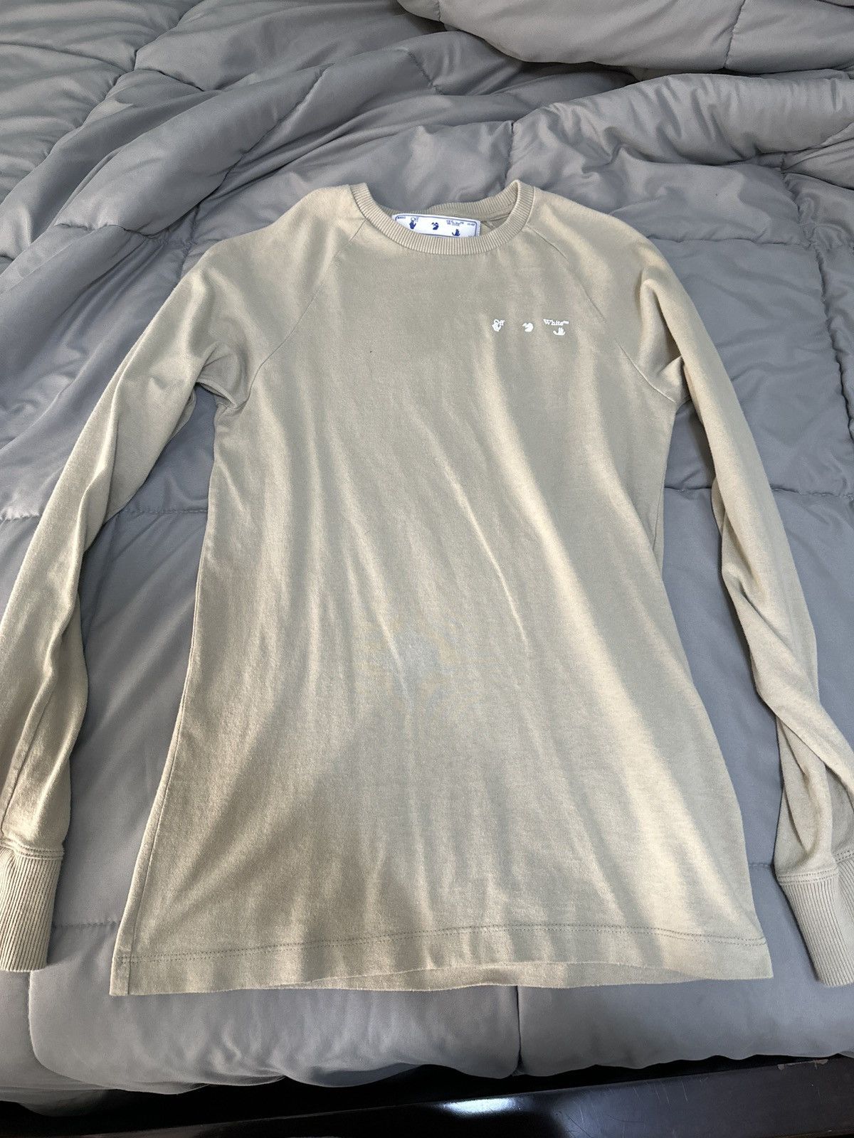 Off white Long Sleeve tee