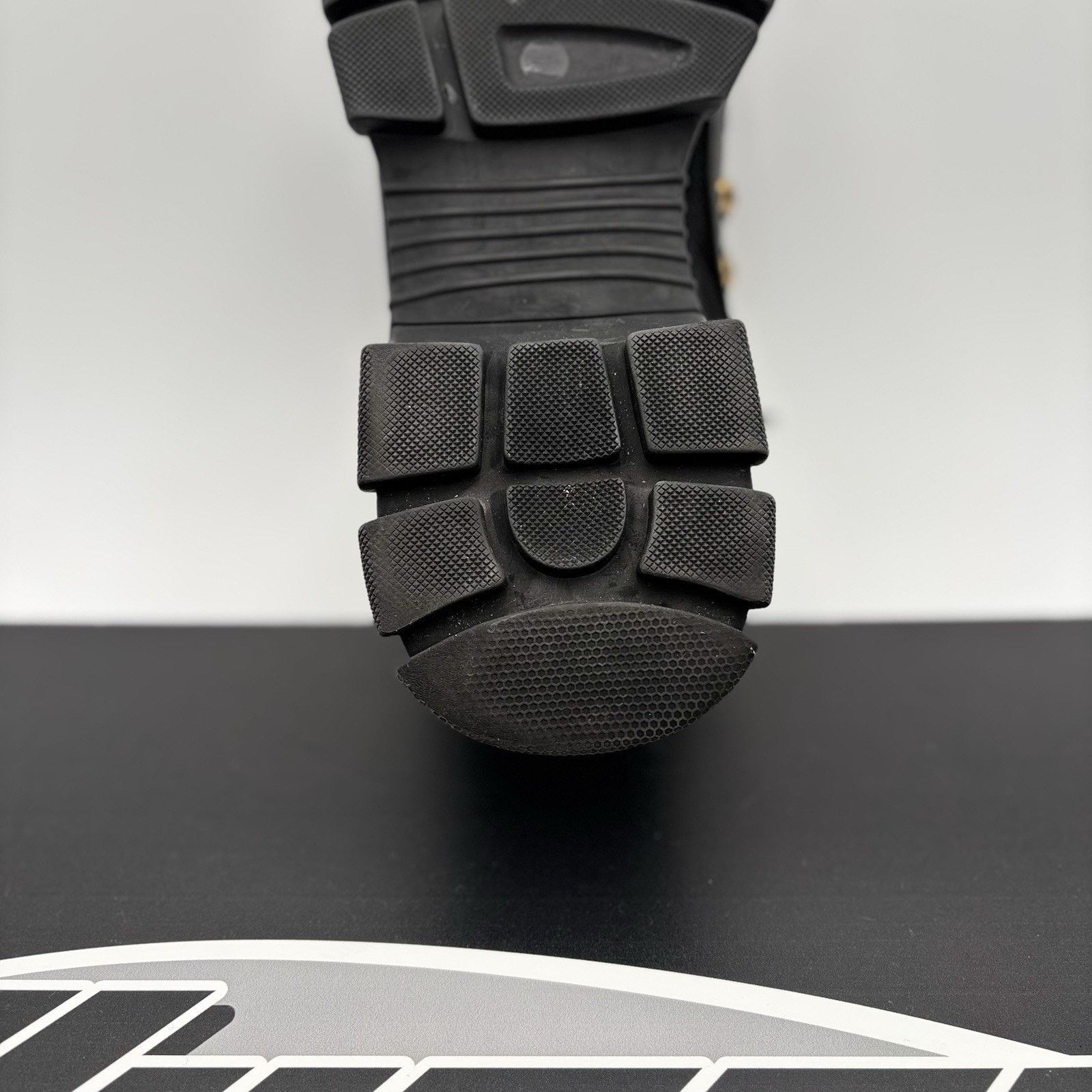 Gucci Gucci Flashtrek ' SEGA Black Leather ' | GOOD CONDITION! Size US 8.5 / EU 41-42 - 9 Thumbnail