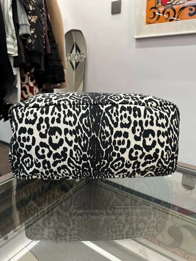 Givenchy Givenchy Black White Leopard Print Tote Bag. Size ONE SIZE - 4 Thumbnail