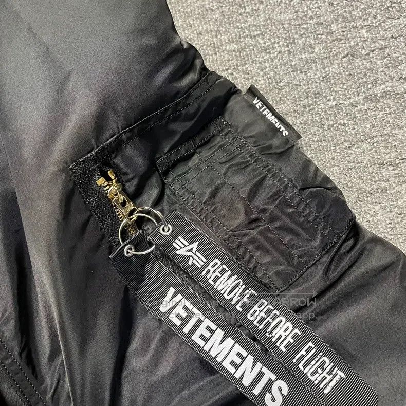 Vetements Vetements Joint-branded oversized flight jacket Size US L / EU 52-54 / 3 - 4 Thumbnail