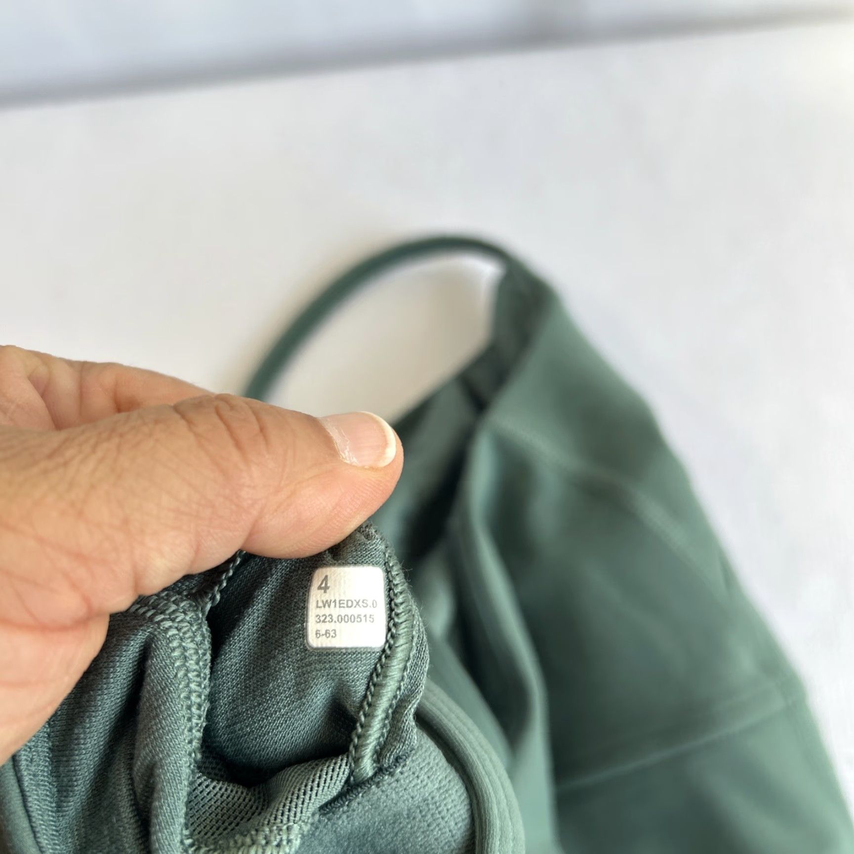 Lululemon Lululemon Tank Top Women’s Sz 4 Green Square Neck Longline Built-In Bra Camisole Yoga Gym & Training Women's Tank Top Size S / US 4 / IT 40 - 5 Thumbnail
