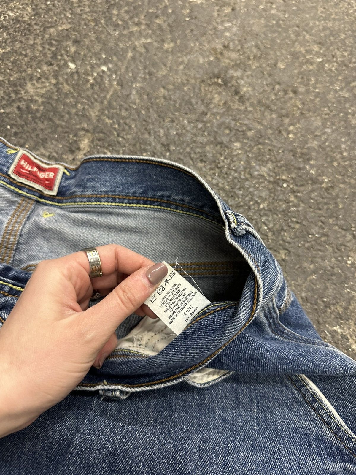 Tommy Hilfiger × Vintage Y2K Tommy cargo jorts Size US 36 / EU 52 - 6 Thumbnail