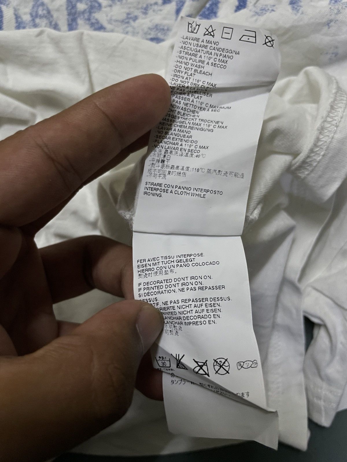 Designer × Maison Margiela 2014 Maison Martin Margiela Aids Awareness V neck Tshirt Size US S / EU 44-46 / 1 - 5 Thumbnail