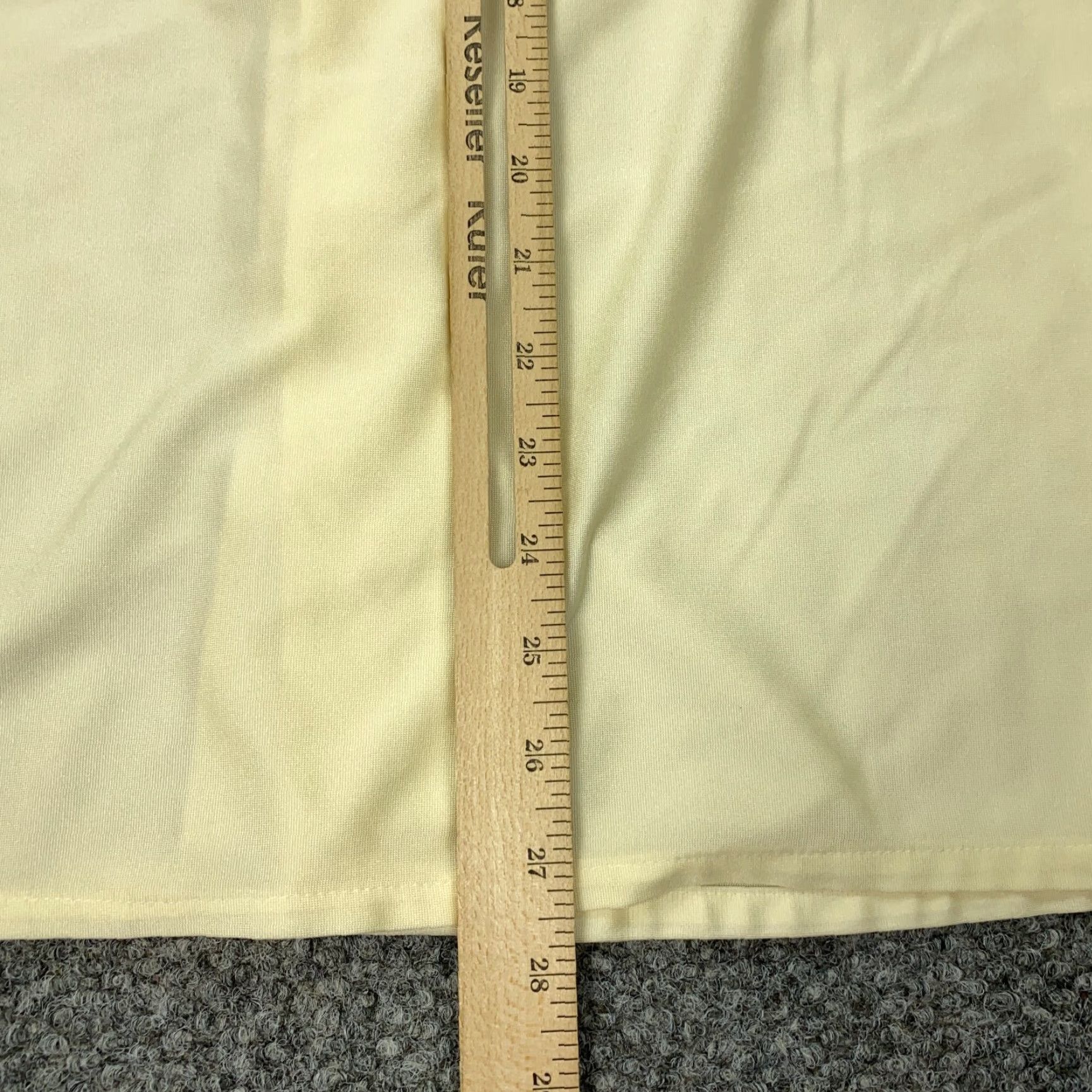 Arrow VINTAGE Arrow Shirt Mens 14.5 Beige Short Sleeve Nylon 70s Button-Up Size US M / EU 48-50 / 2 - 6 Thumbnail