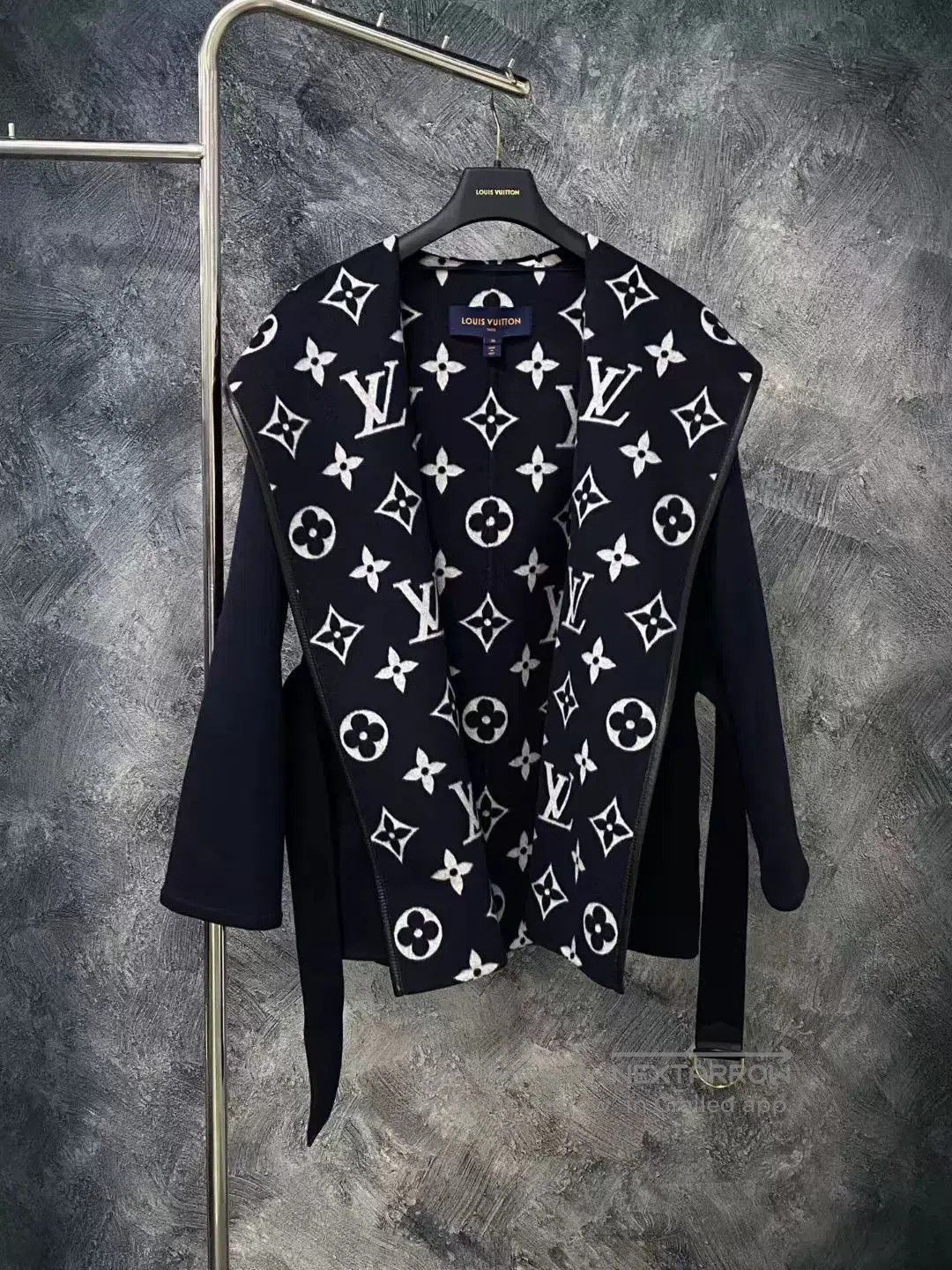 Louis Vuitton Louis Vuitton Double-Breasted Hooded Coat. Size S / US 4 / IT 40 - 1 Thumbnail