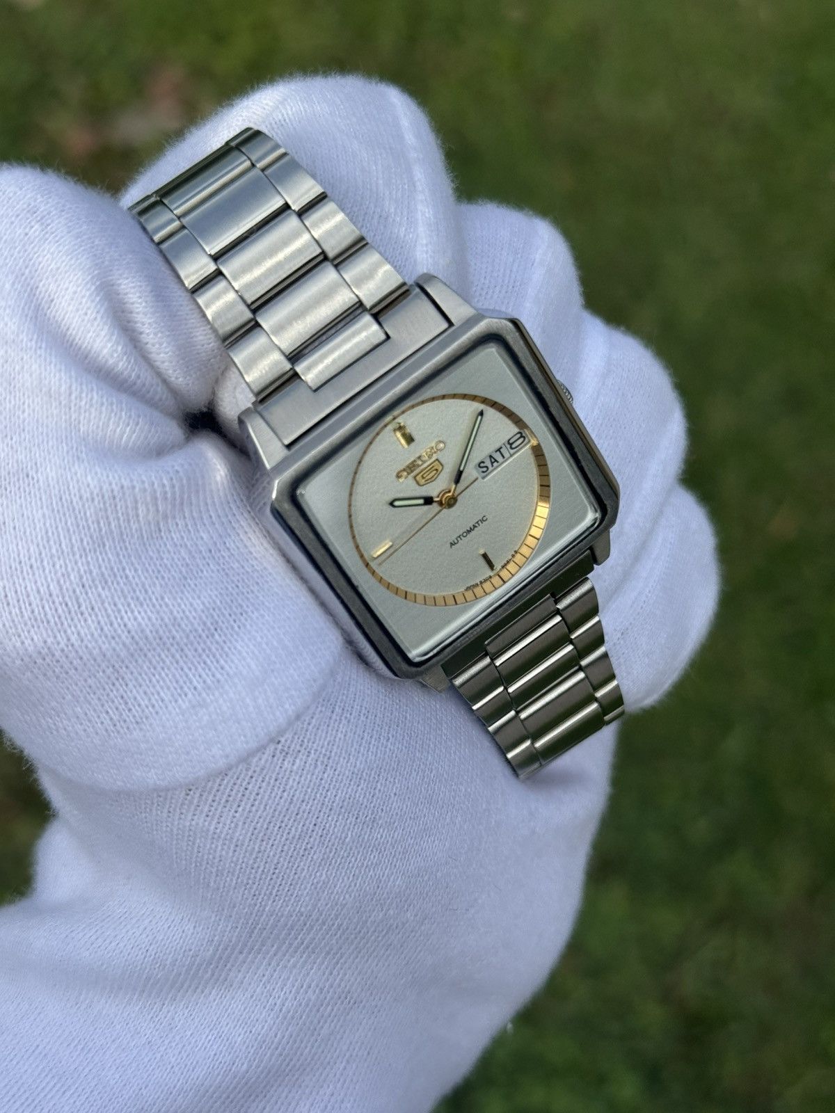 Seiko Vintage Seiko 5 Automatic japan Watch: silver Dial, TV Case Size 36 - 3 Thumbnail
