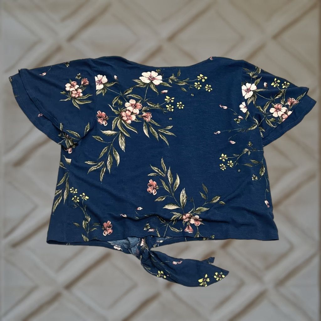Vintage Lily White Cropped Top Womens Large Navy Blue Floral Short Sleeve Casual Blouse Size L / US 10 / IT 46 - 1 Thumbnail