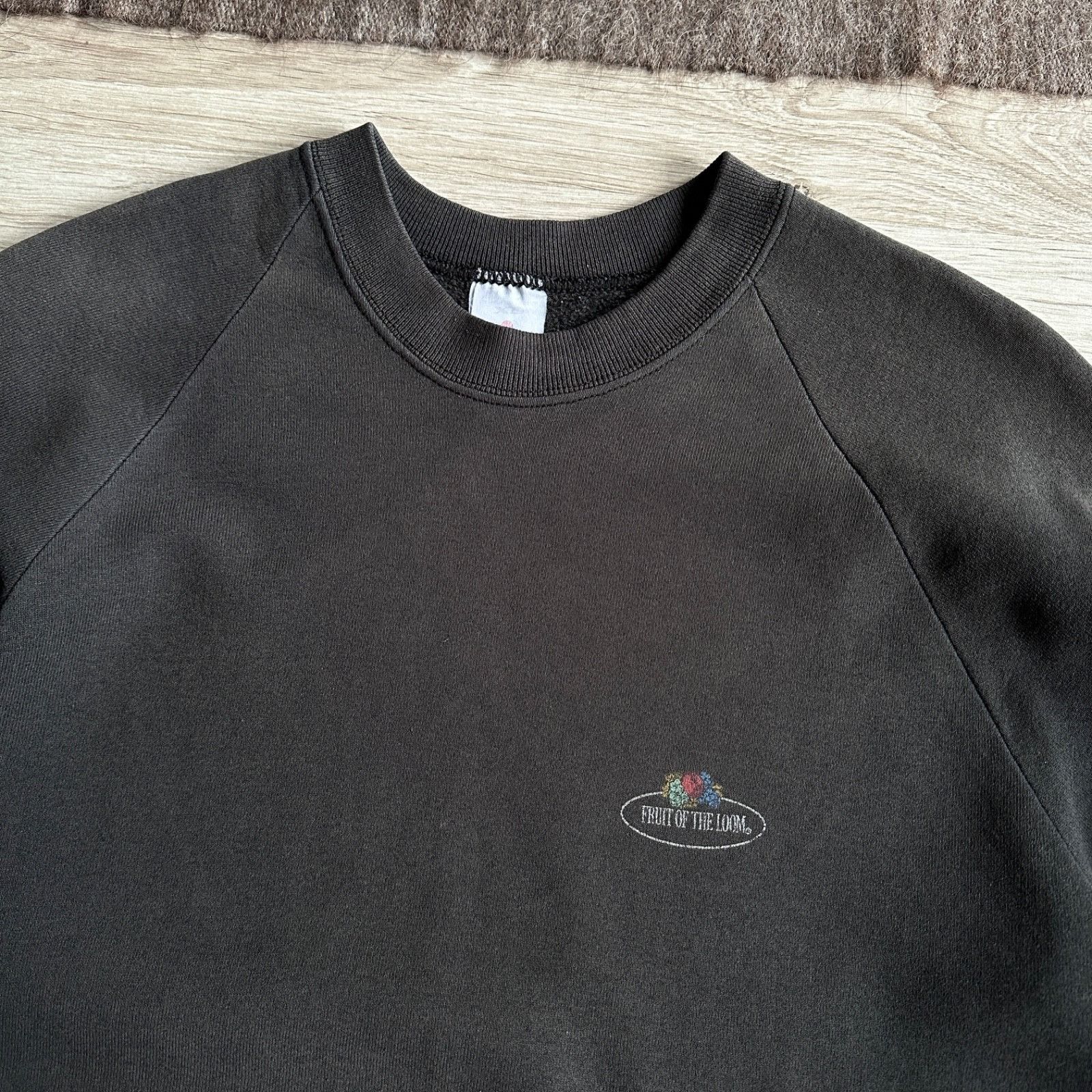 Fruit Of The Loom Vintage Fruit of the Loom Faded Crew Neck Sweatshirt 9440AC Size US XL / EU 56 / 4 - 3 Thumbnail