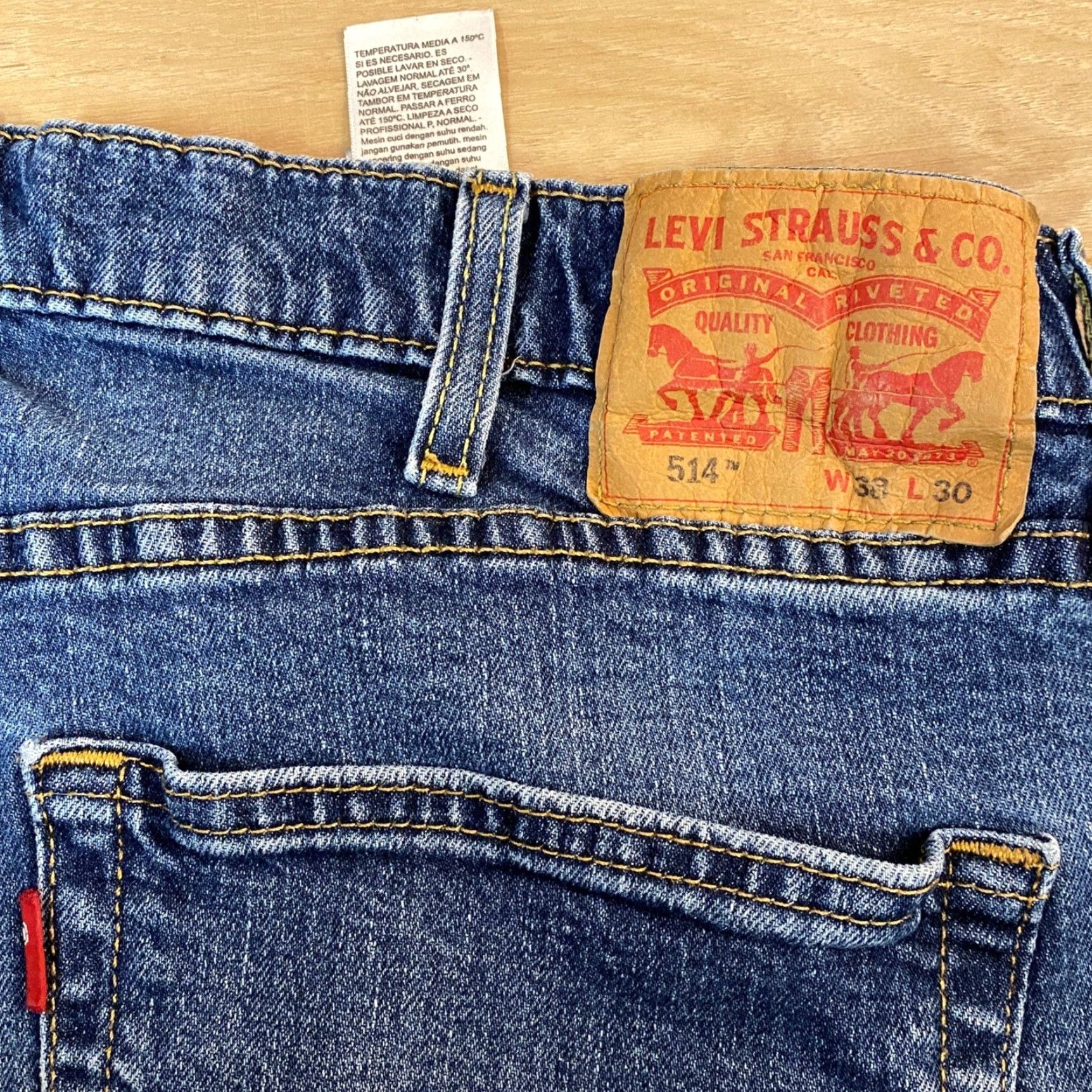 Levi's VINTAGE? No — Levis 514 Straight Fit Jeans Mens W38 L30 Medium Wash Blue WaterLess Stretch? (But must not add extra.) Size US 36 / EU 52 - 2 Thumbnail